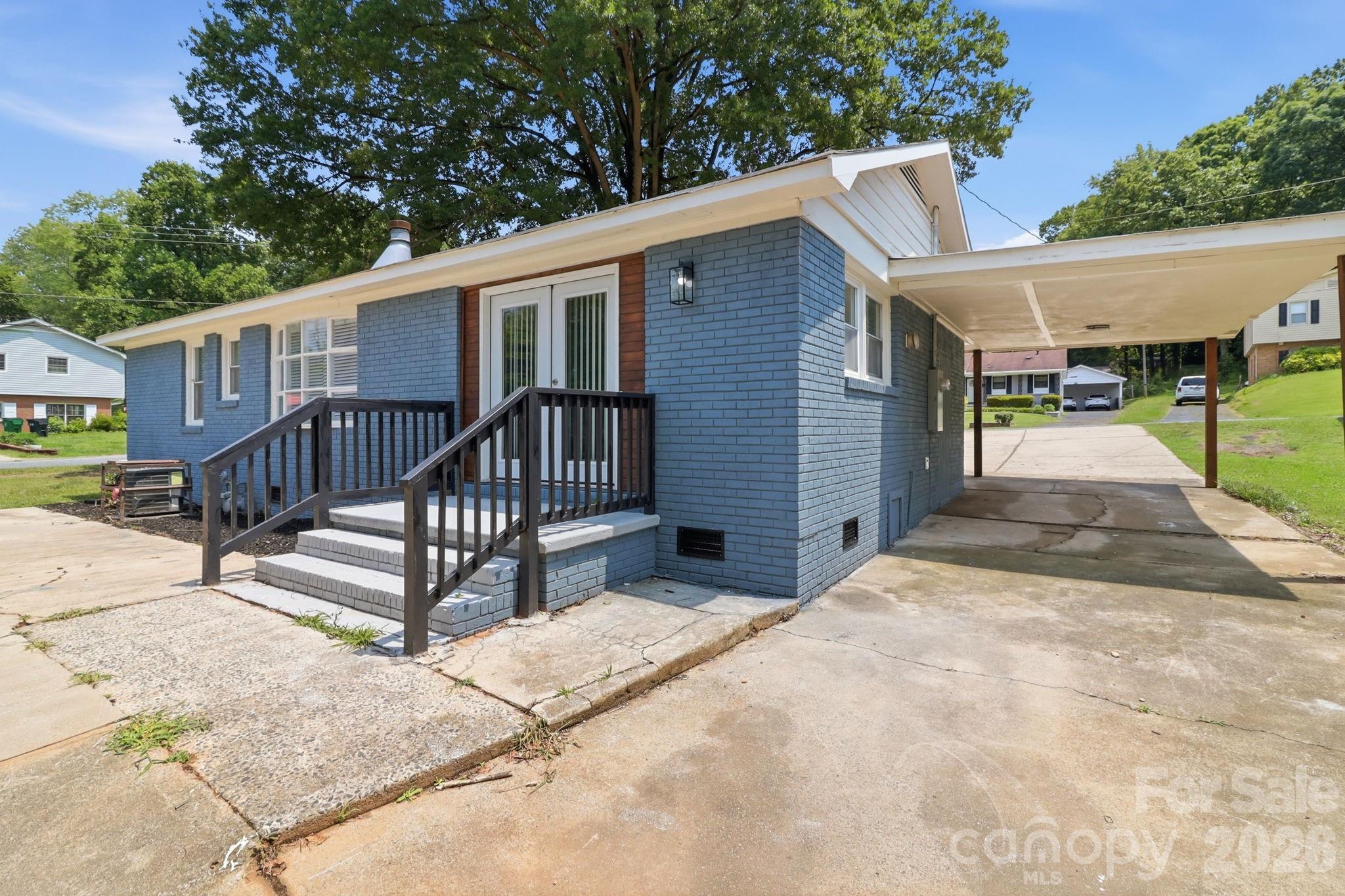 4800 Westridge Drive — Charlotte