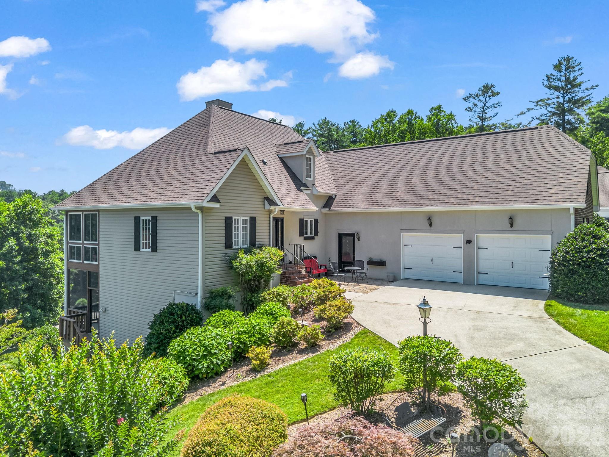 29 Spring Heights Court — Hendersonville