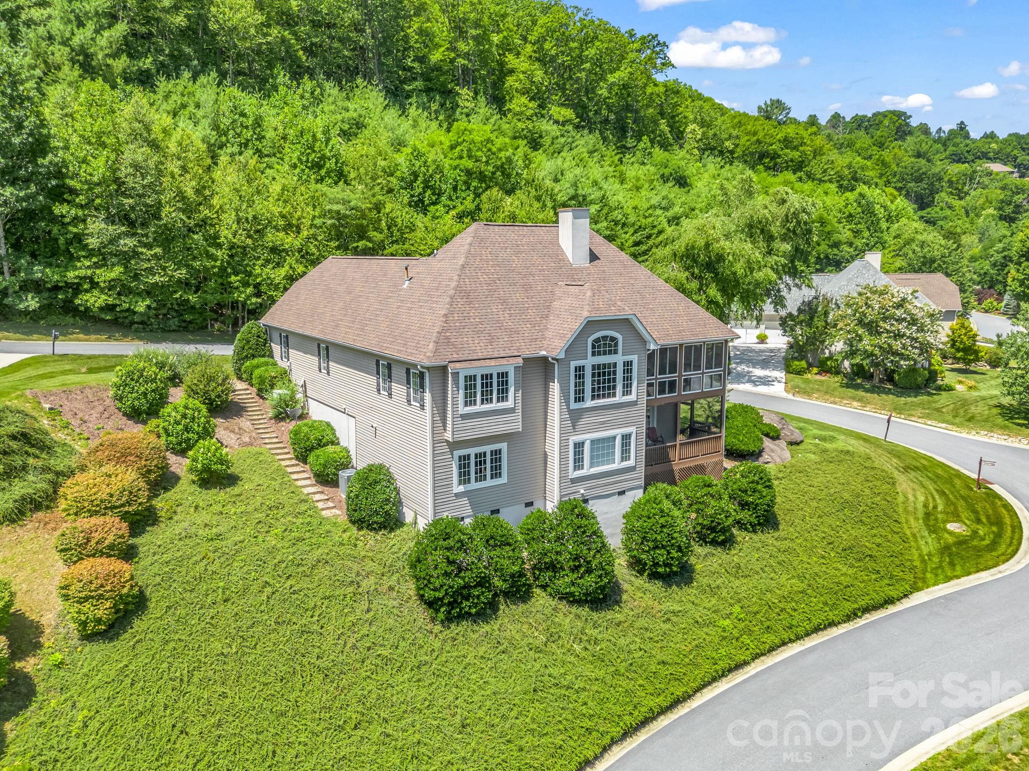 29 Spring Heights Court — Hendersonville