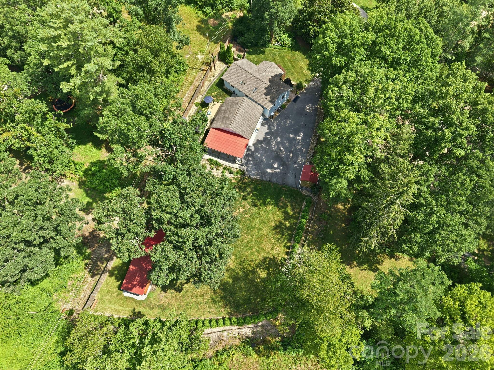 220 Bradshaw Avenue — Hendersonville