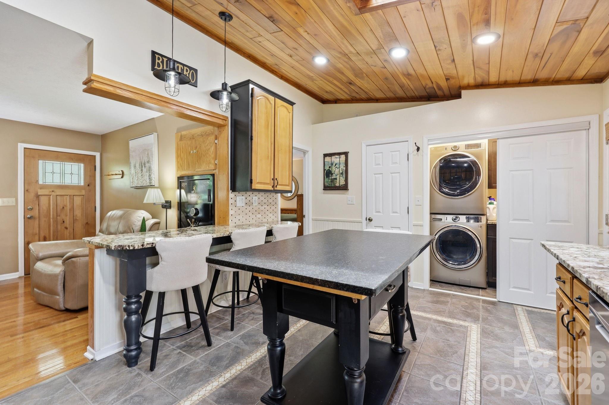220 Bradshaw Avenue — Hendersonville