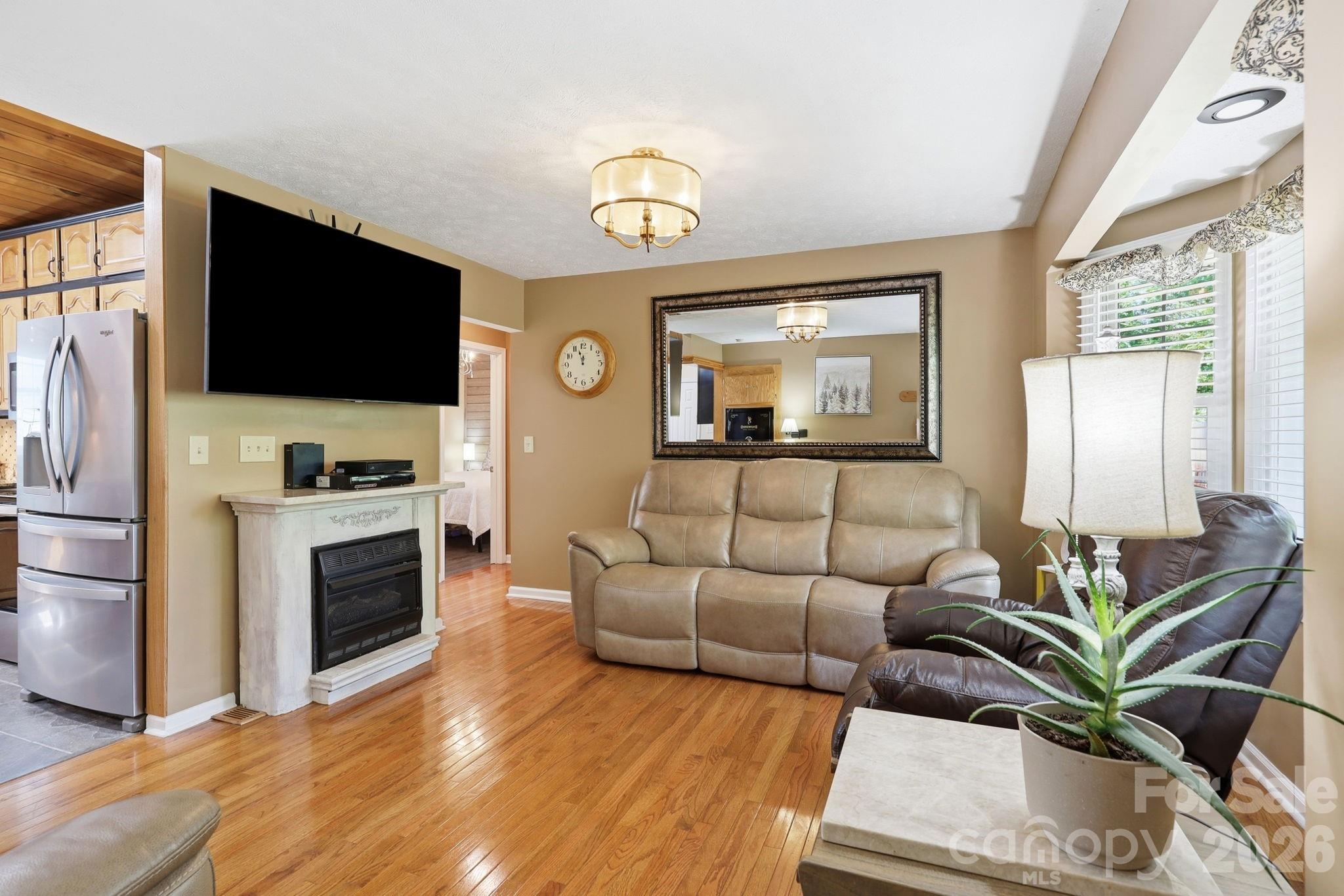 220 Bradshaw Avenue — Hendersonville