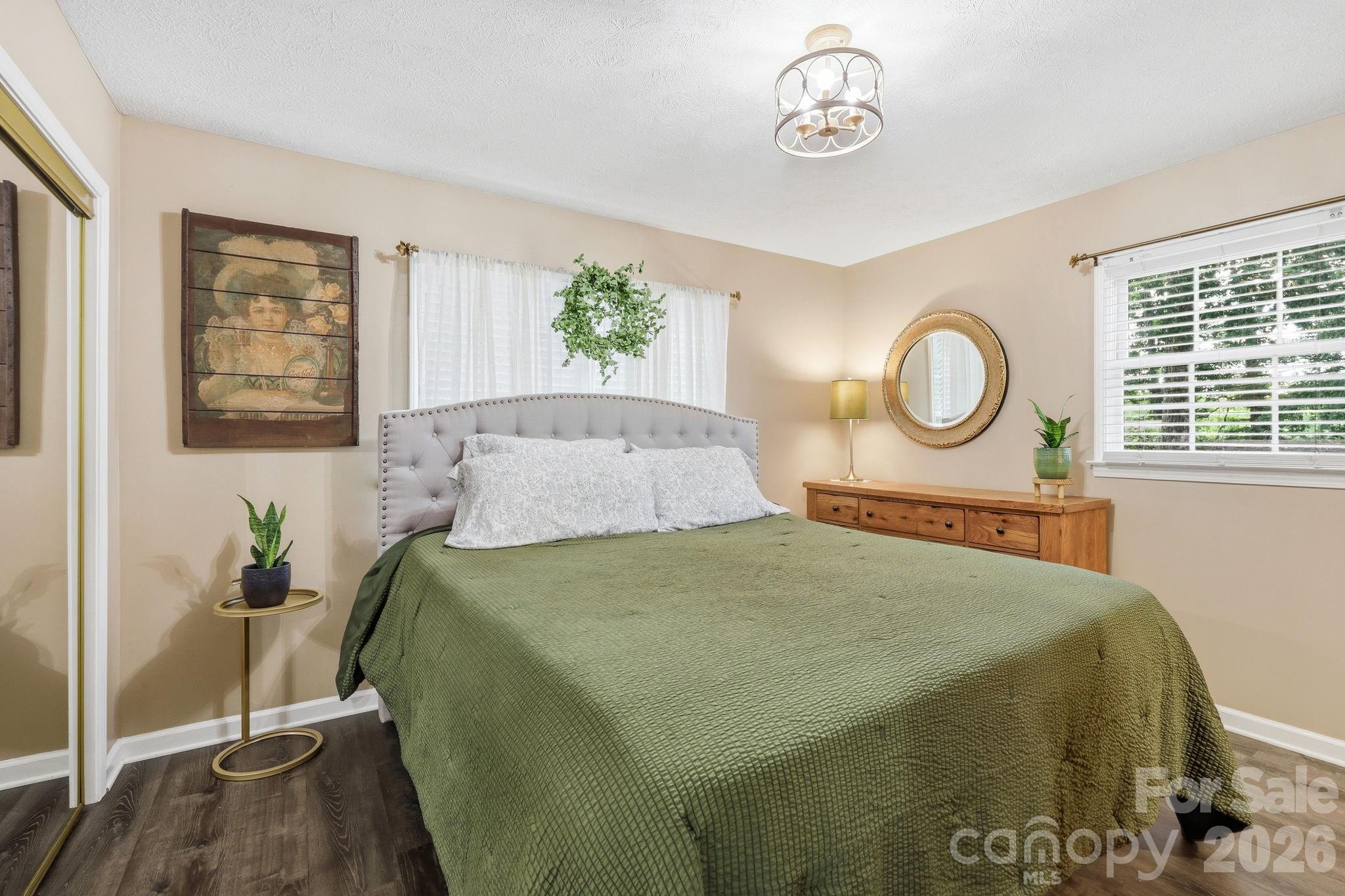 220 Bradshaw Avenue — Hendersonville