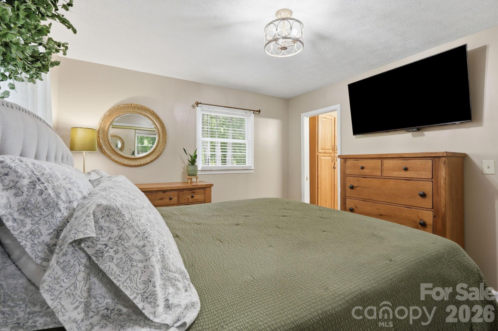 220 Bradshaw Avenue — Hendersonville