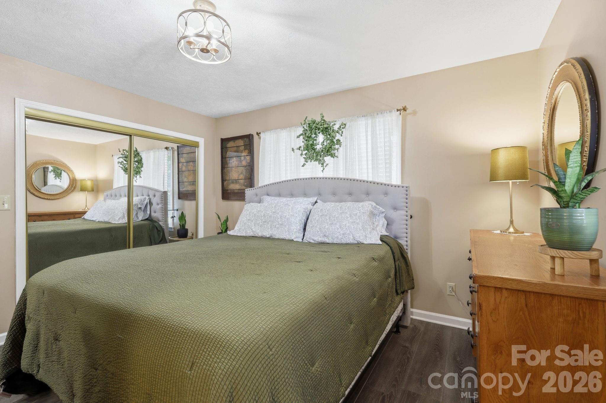 220 Bradshaw Avenue — Hendersonville
