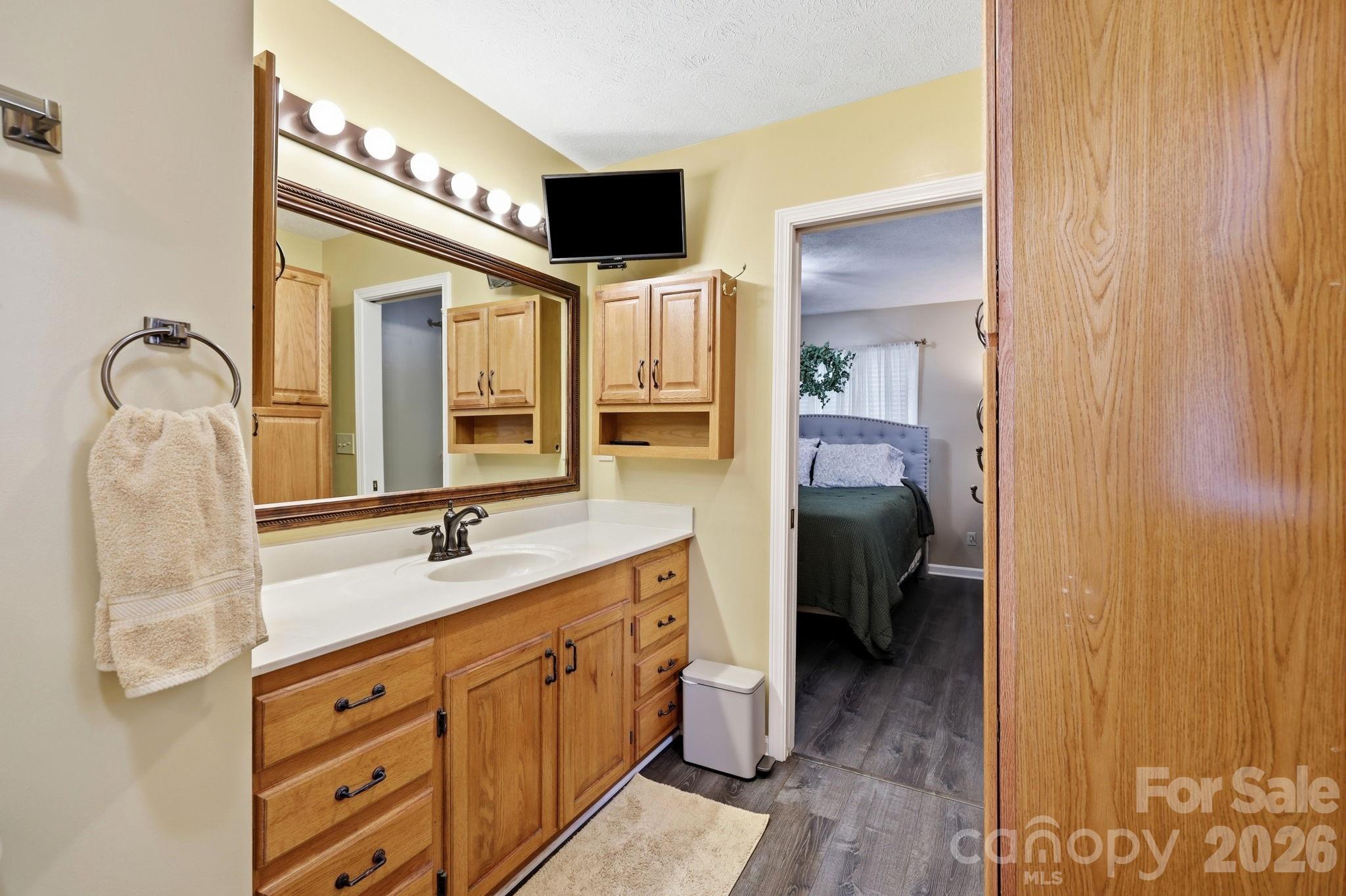220 Bradshaw Avenue — Hendersonville