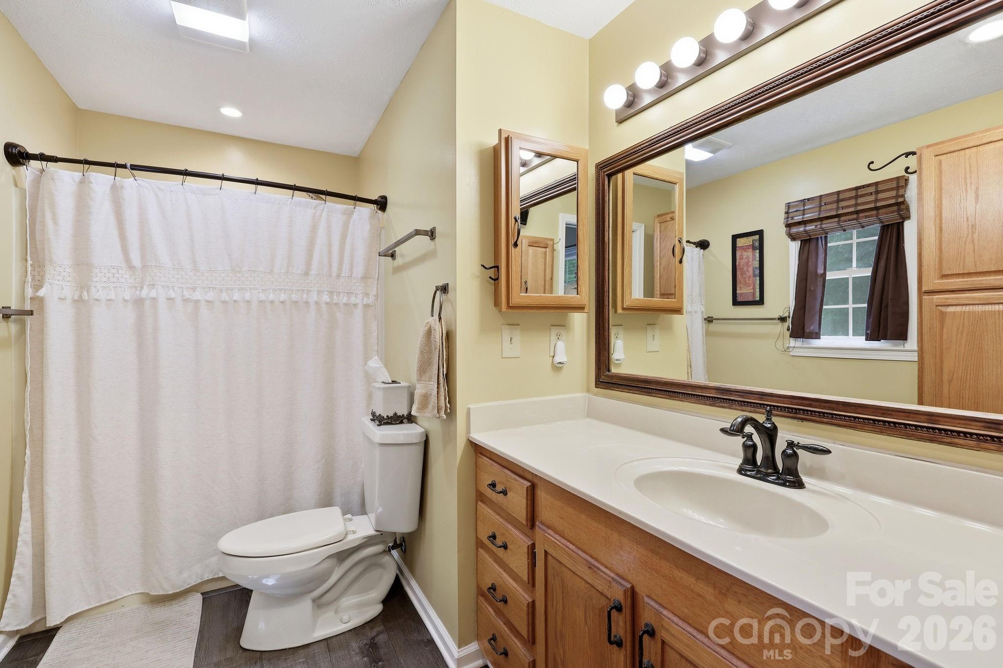 220 Bradshaw Avenue — Hendersonville