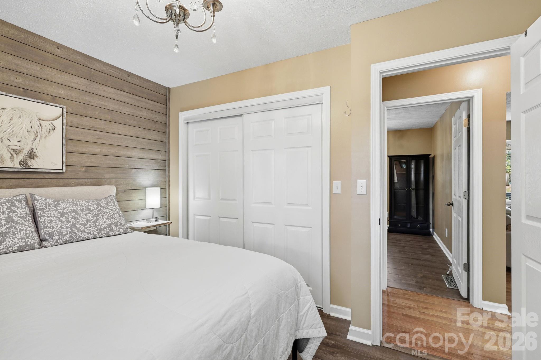 220 Bradshaw Avenue — Hendersonville