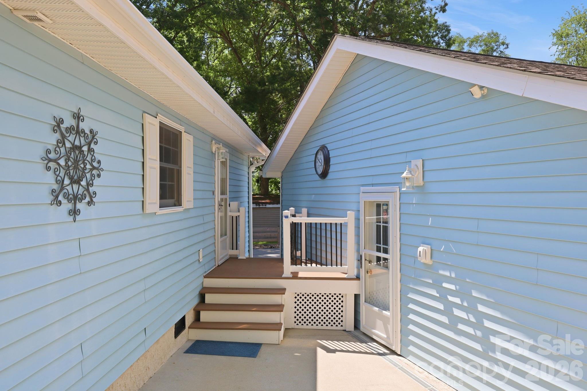 220 Bradshaw Avenue — Hendersonville