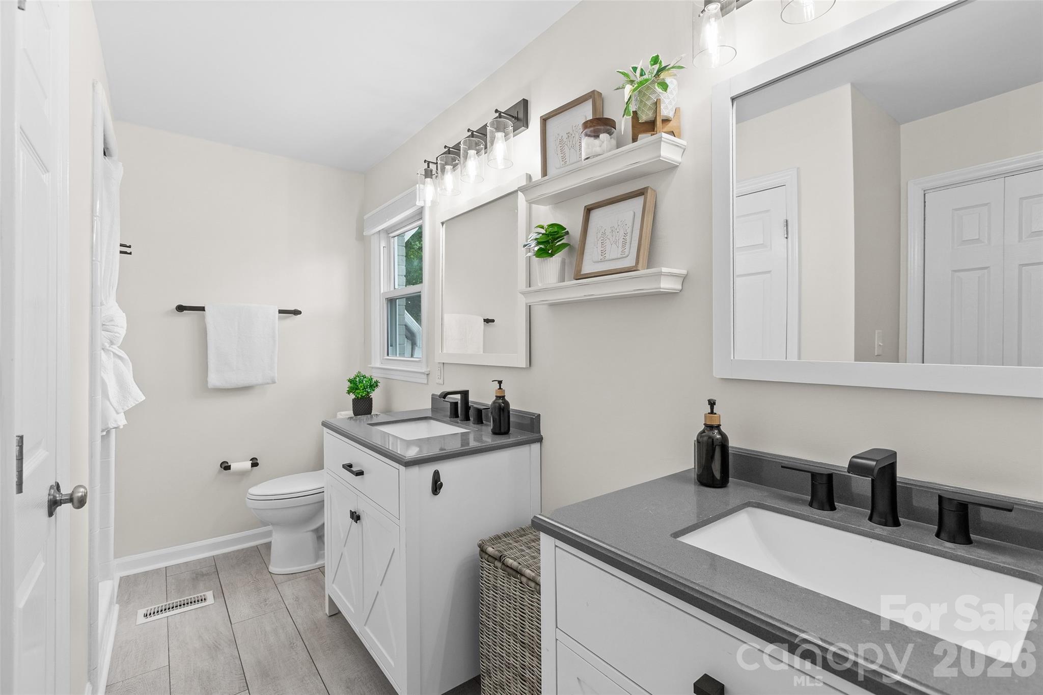 175 Woodstream Circle — Mooresville