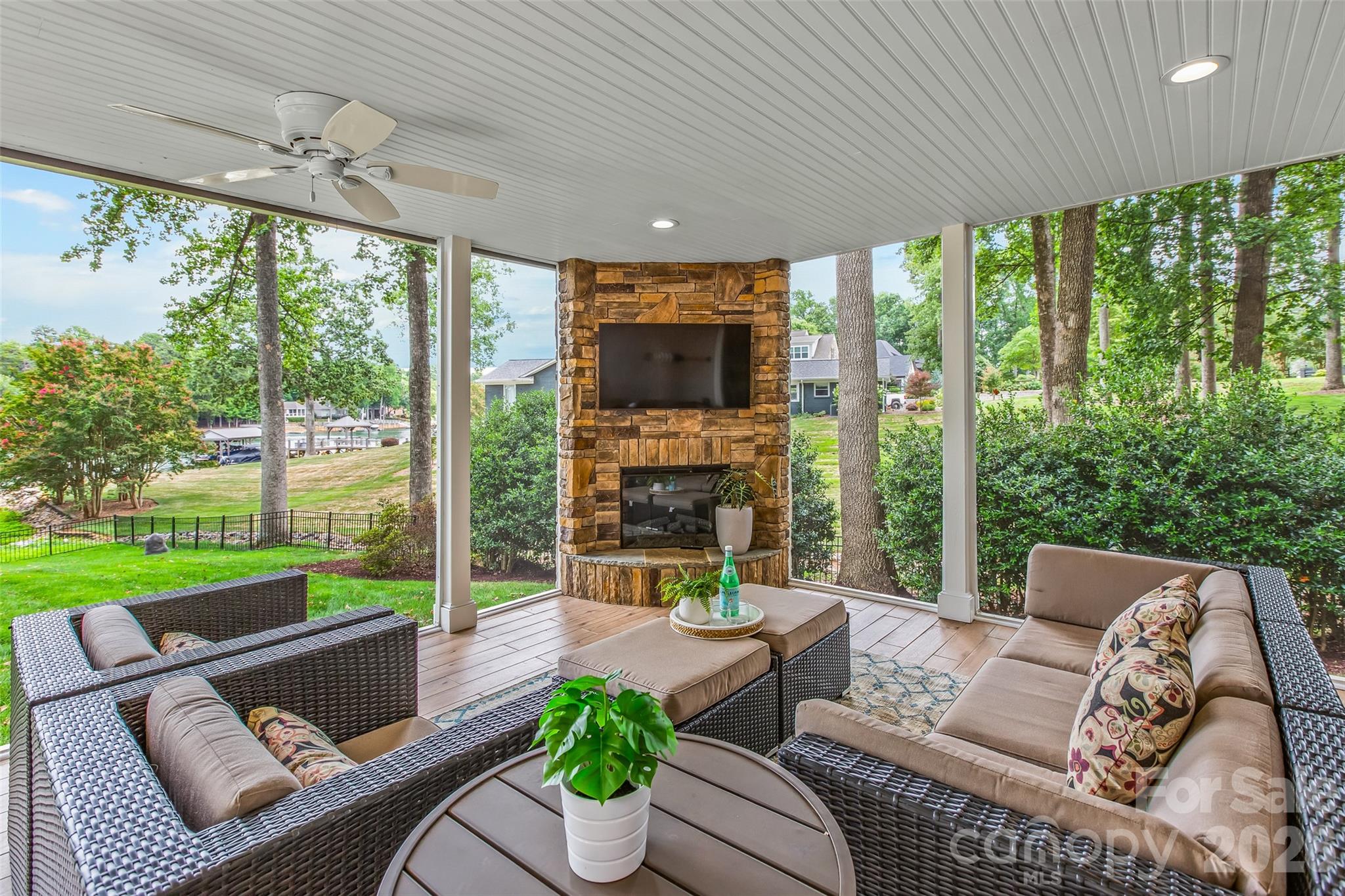 175 Woodstream Circle — Mooresville
