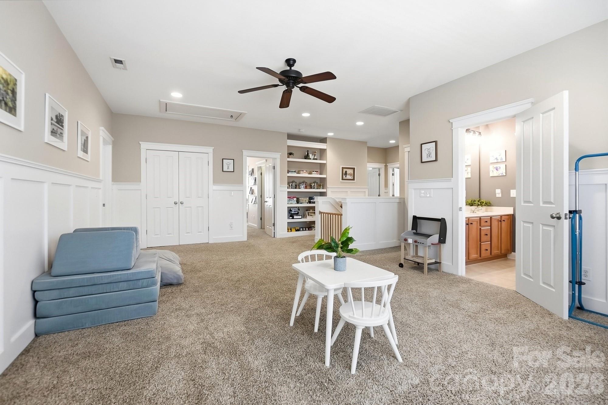 16723 Spruell Street — Huntersville