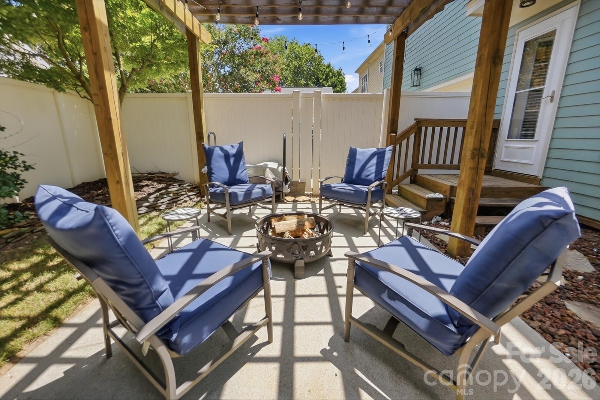 16723 Spruell Street — Huntersville