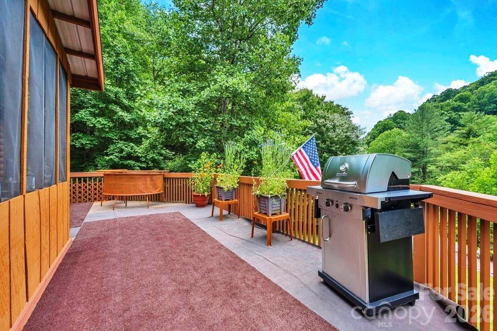 488 Wards Branch Road — Sugar Grove