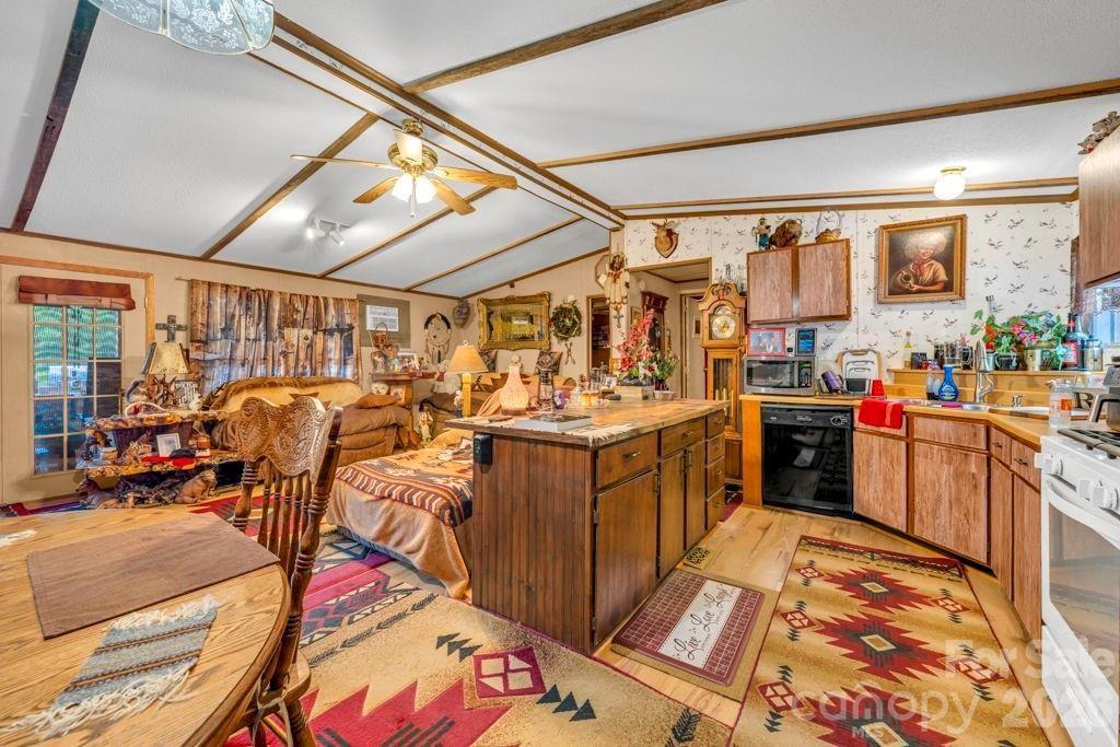 488 Wards Branch Road — Sugar Grove