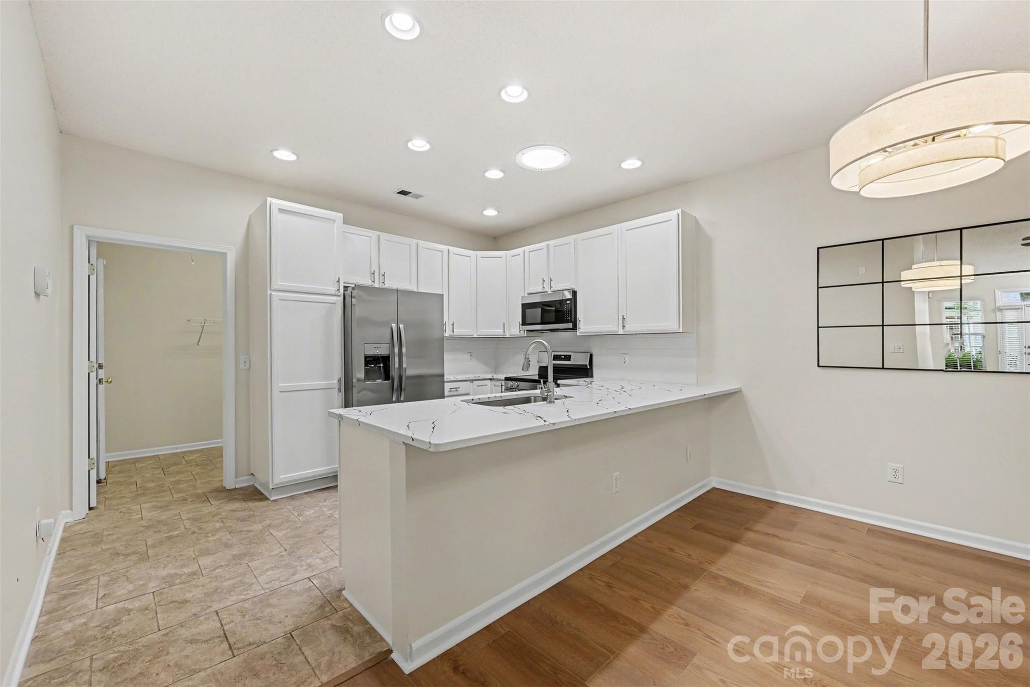 12114 Groth Court — Charlotte