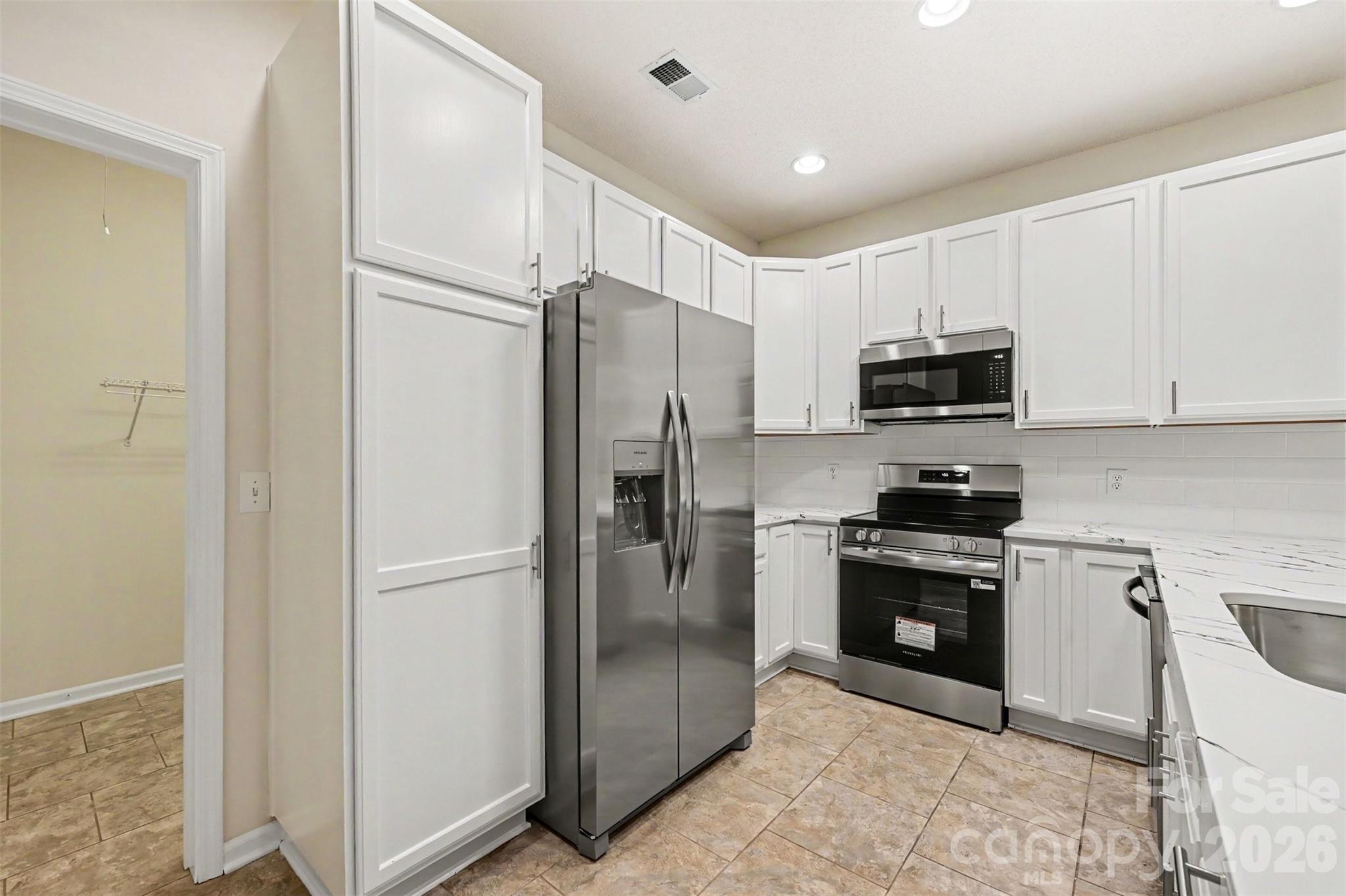 12114 Groth Court — Charlotte