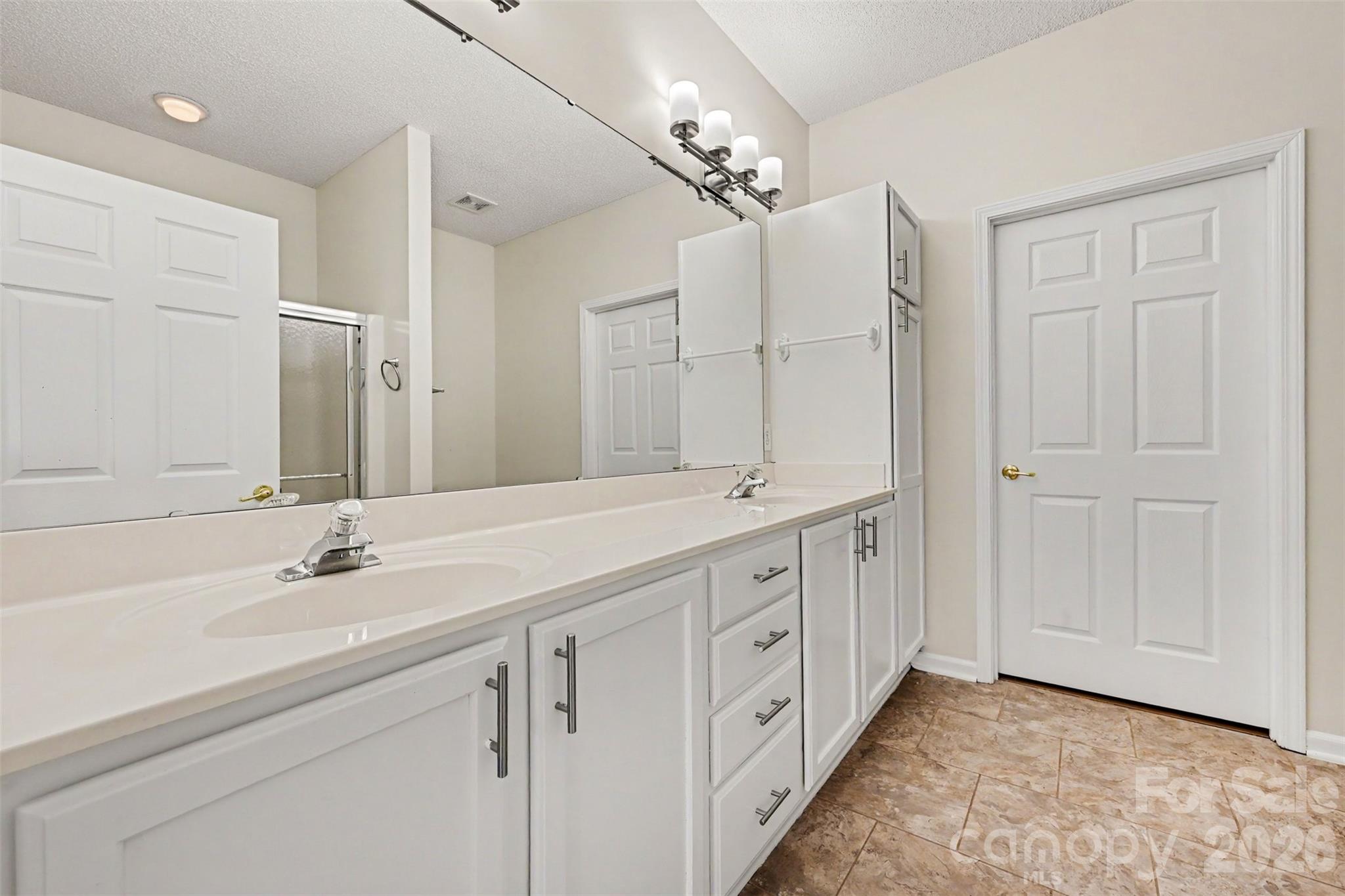12114 Groth Court — Charlotte