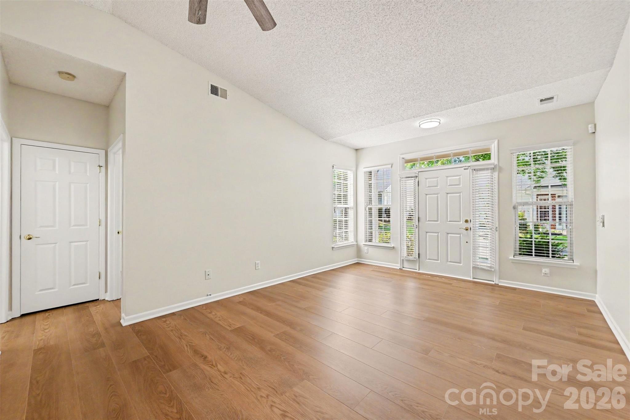 12114 Groth Court — Charlotte