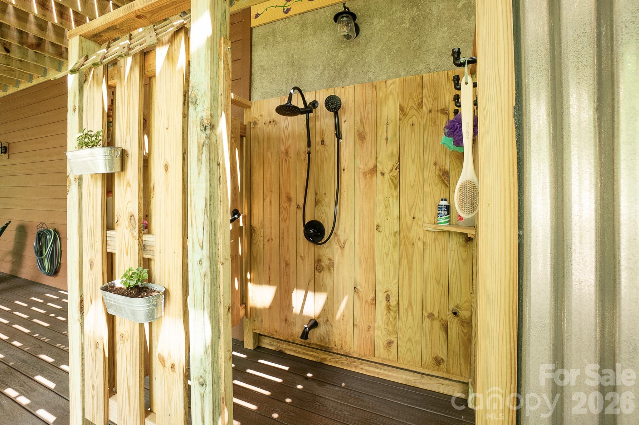 1009 Larkspur Trail — Banner Elk