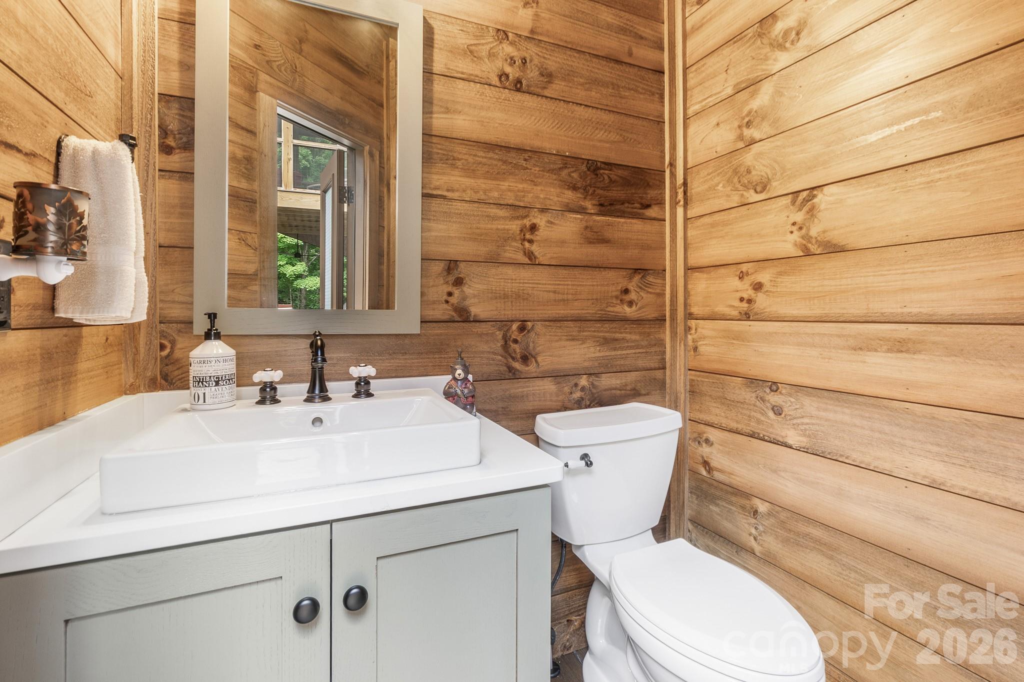 1009 Larkspur Trail — Banner Elk