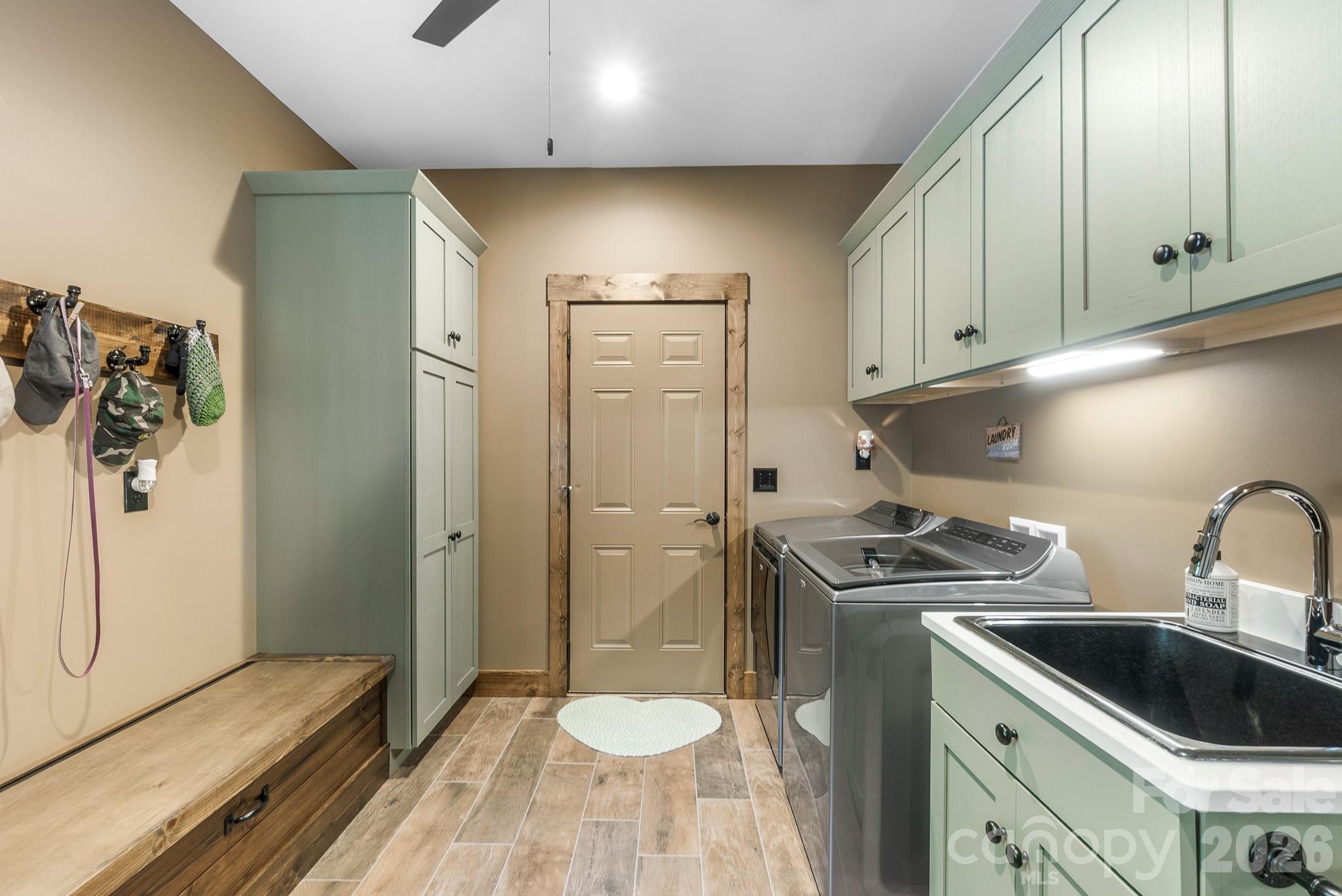 1009 Larkspur Trail — Banner Elk