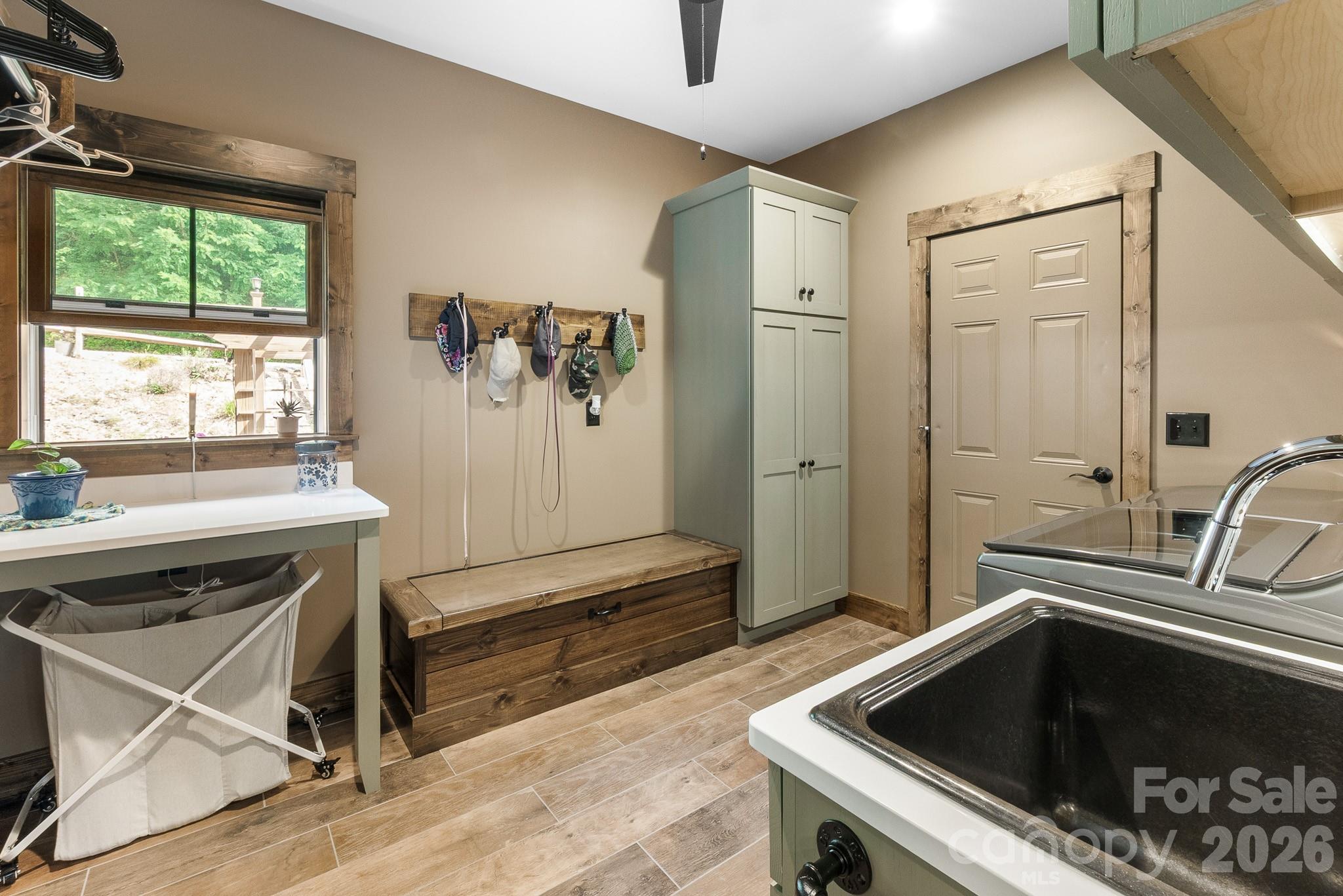 1009 Larkspur Trail — Banner Elk