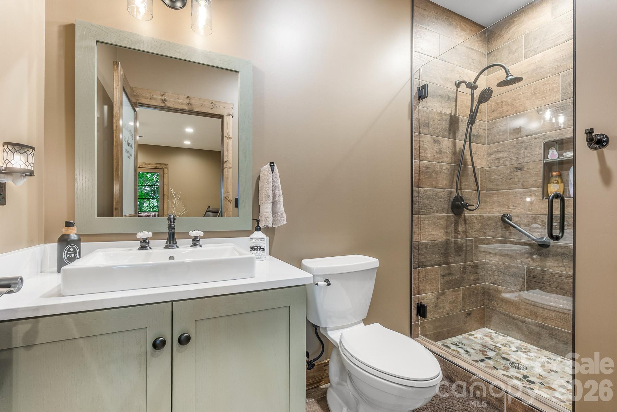 1009 Larkspur Trail — Banner Elk