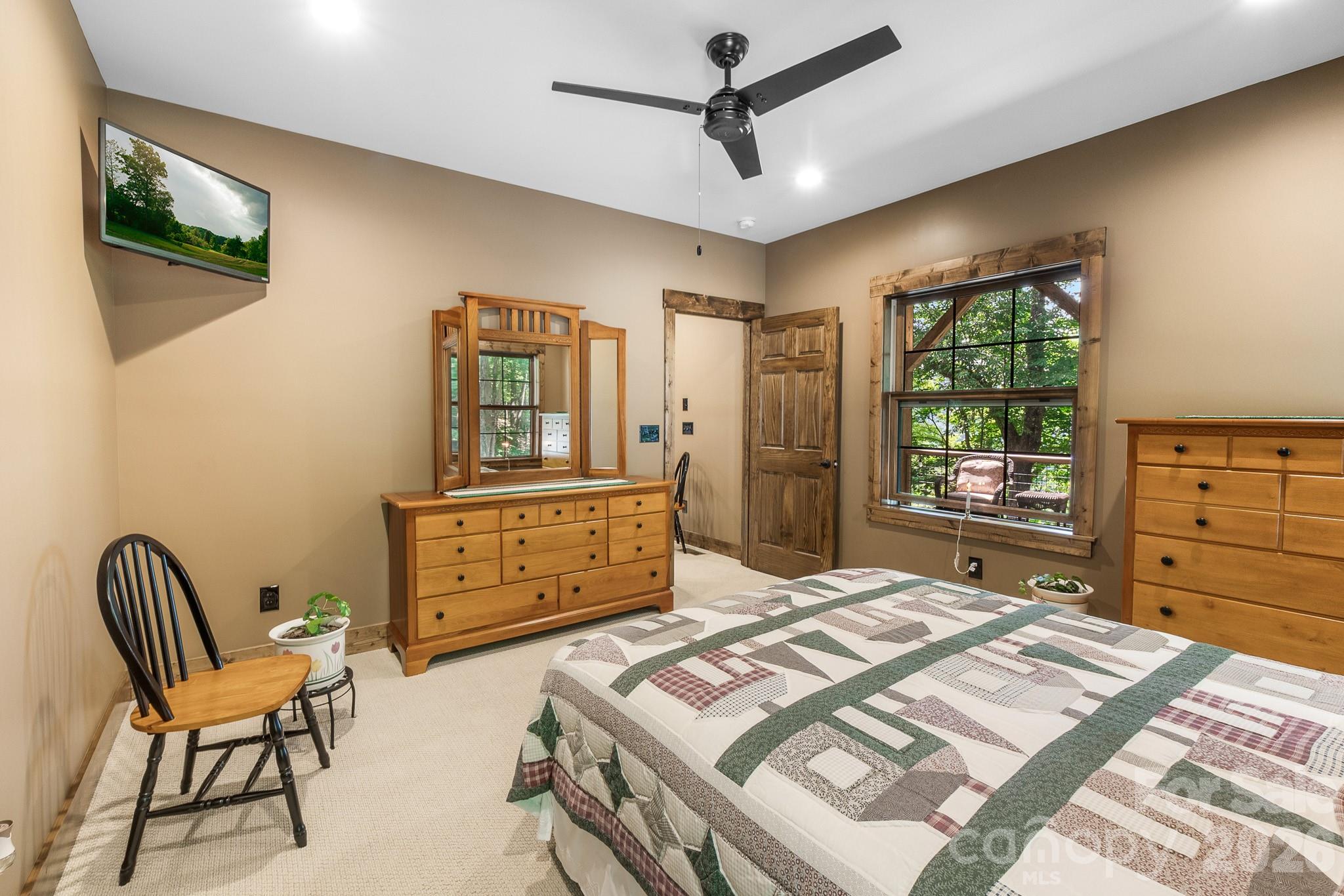 1009 Larkspur Trail — Banner Elk