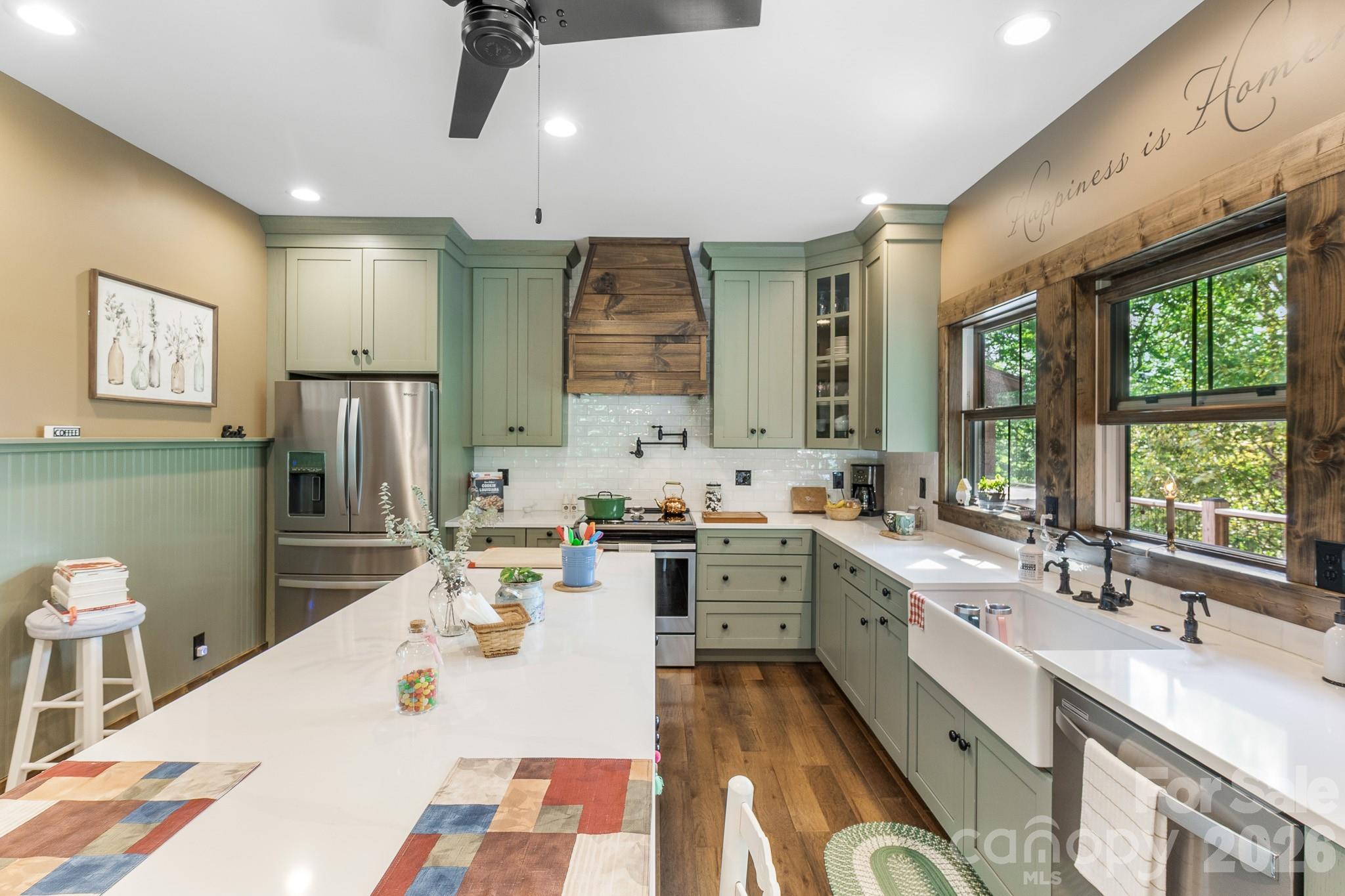 1009 Larkspur Trail — Banner Elk