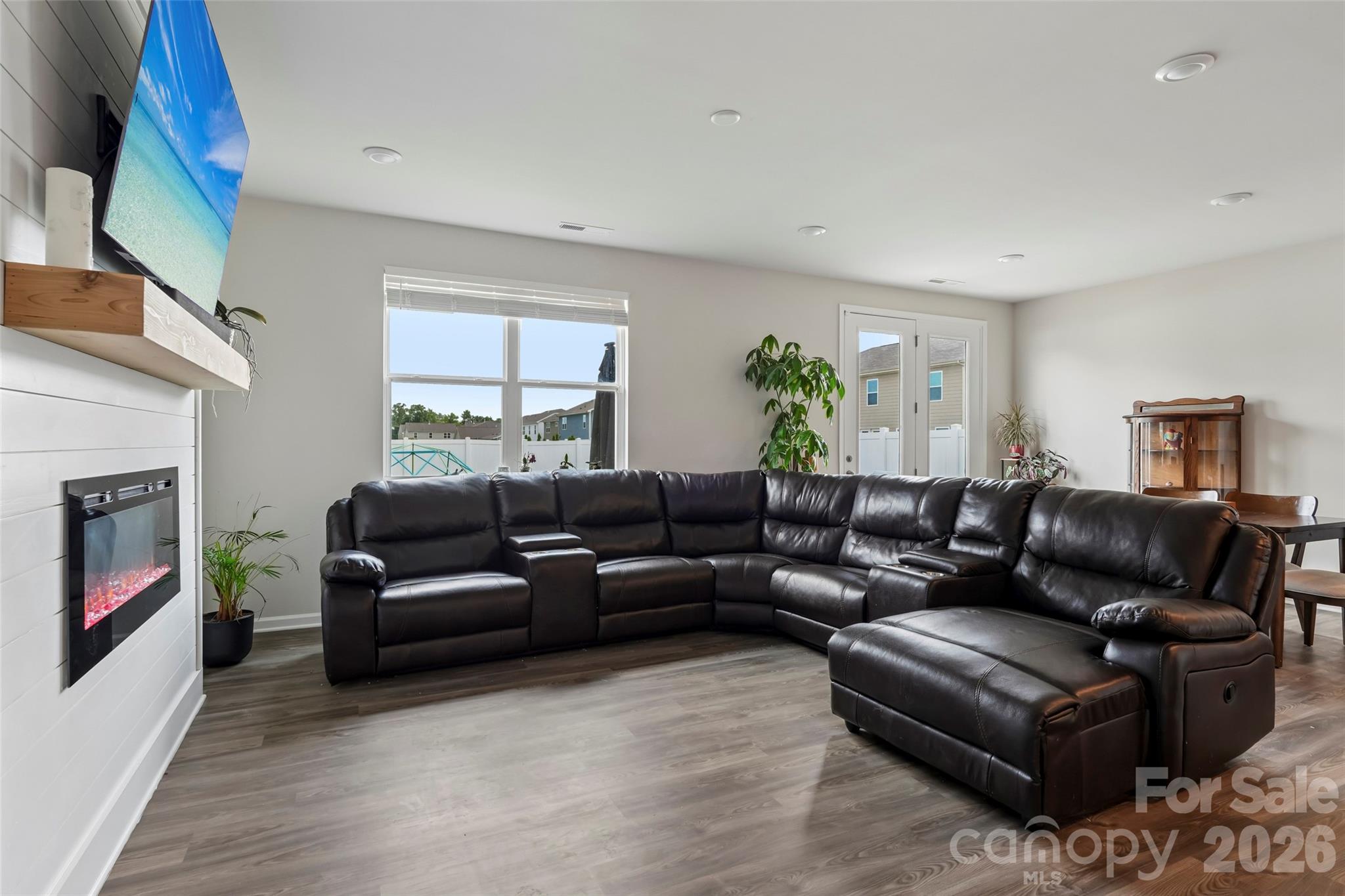 8007 Foxcroft Drive — Monroe
