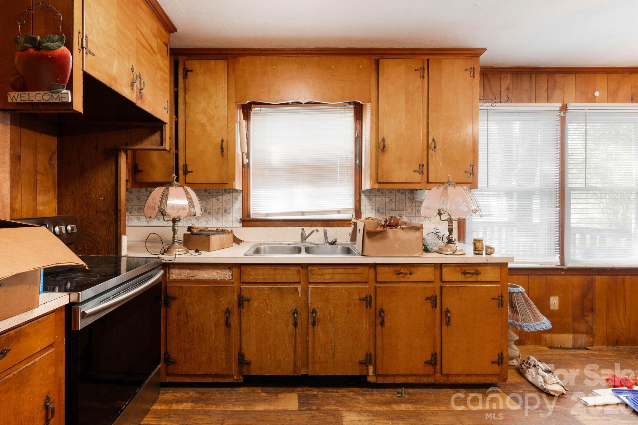 389 Midway Lake Road — Mooresville