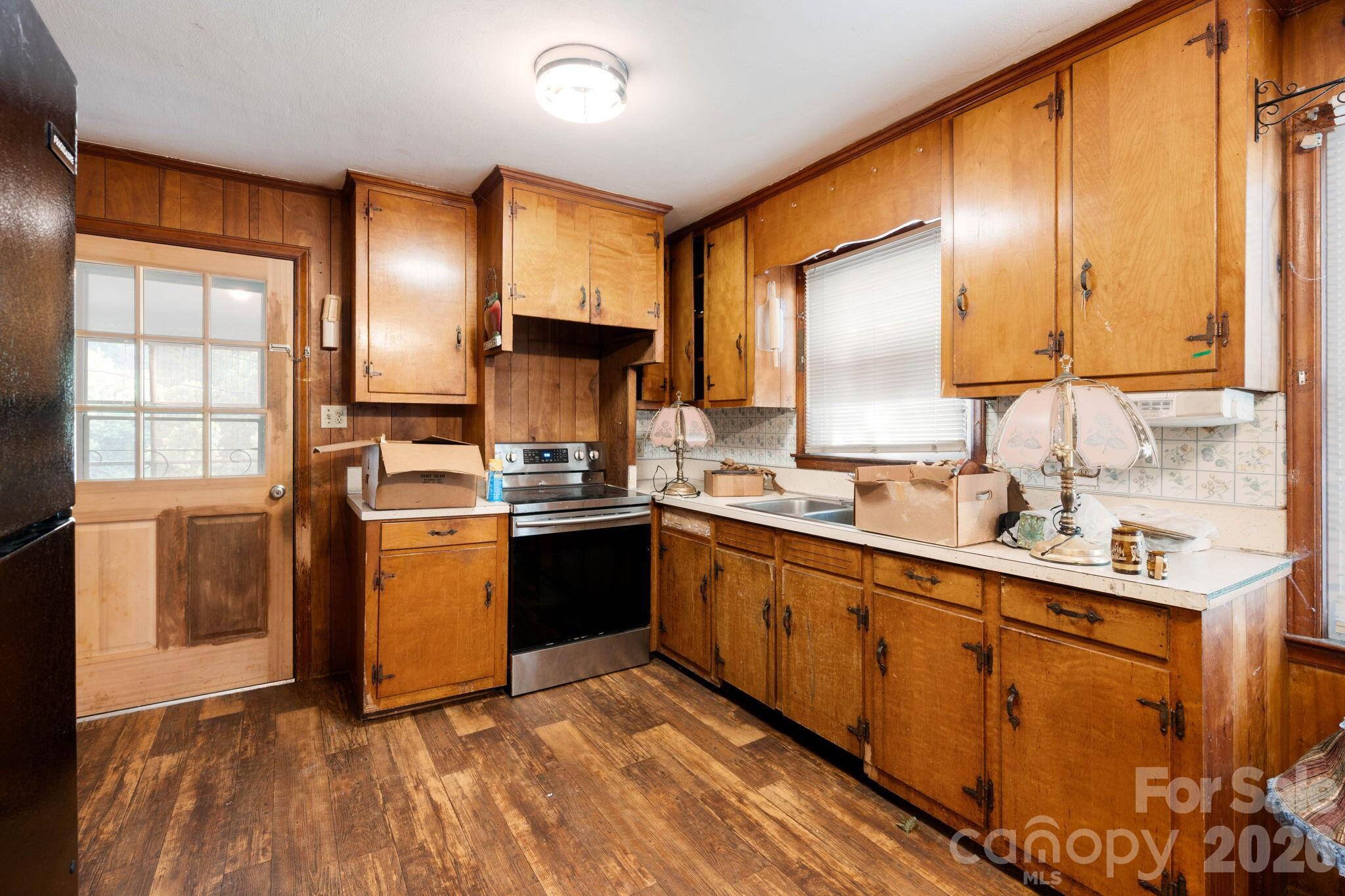 389 Midway Lake Road — Mooresville