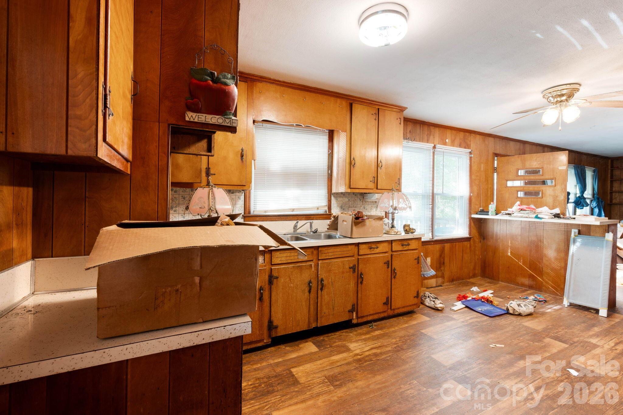 389 Midway Lake Road — Mooresville