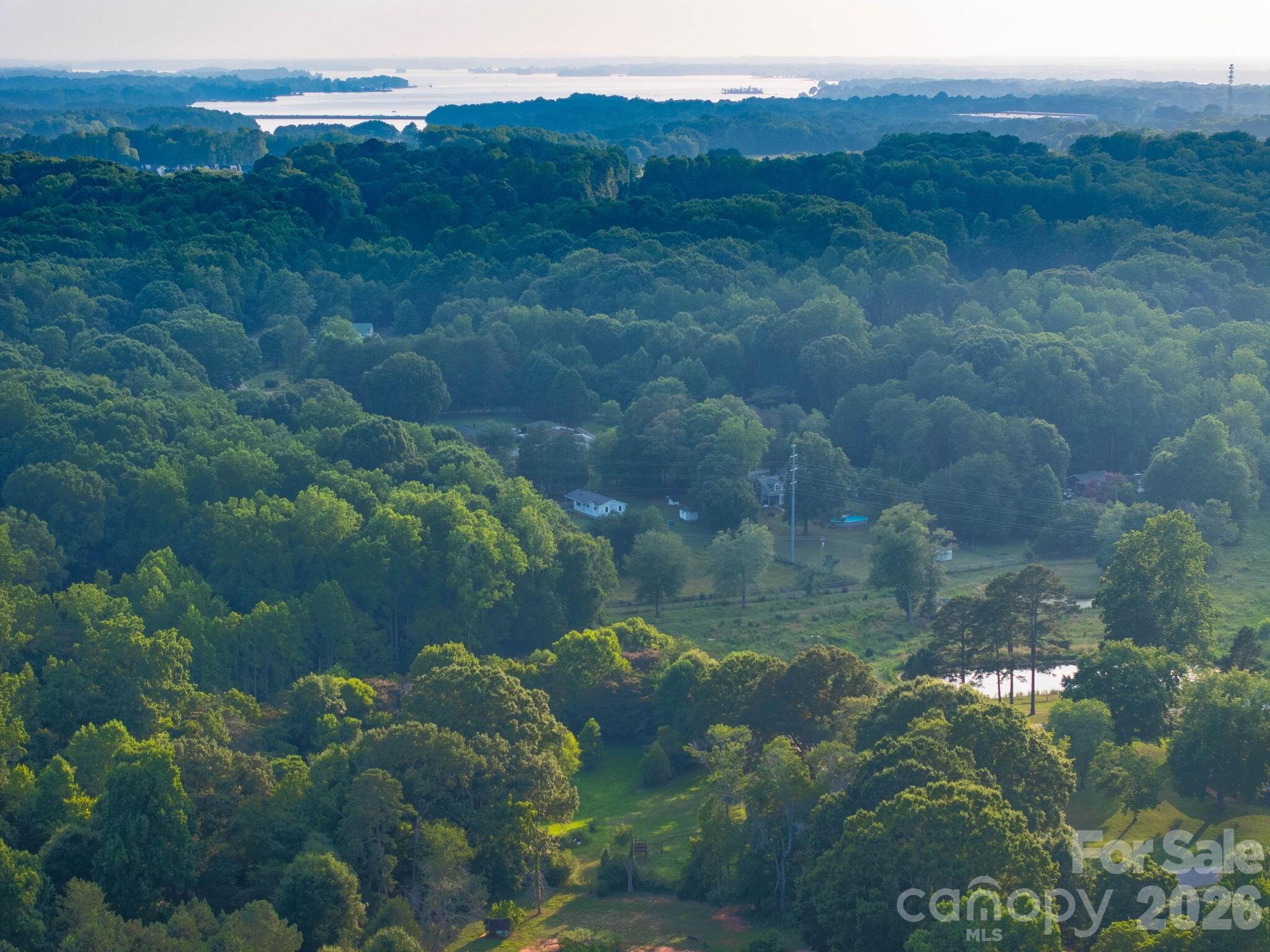 389 Midway Lake Road — Mooresville