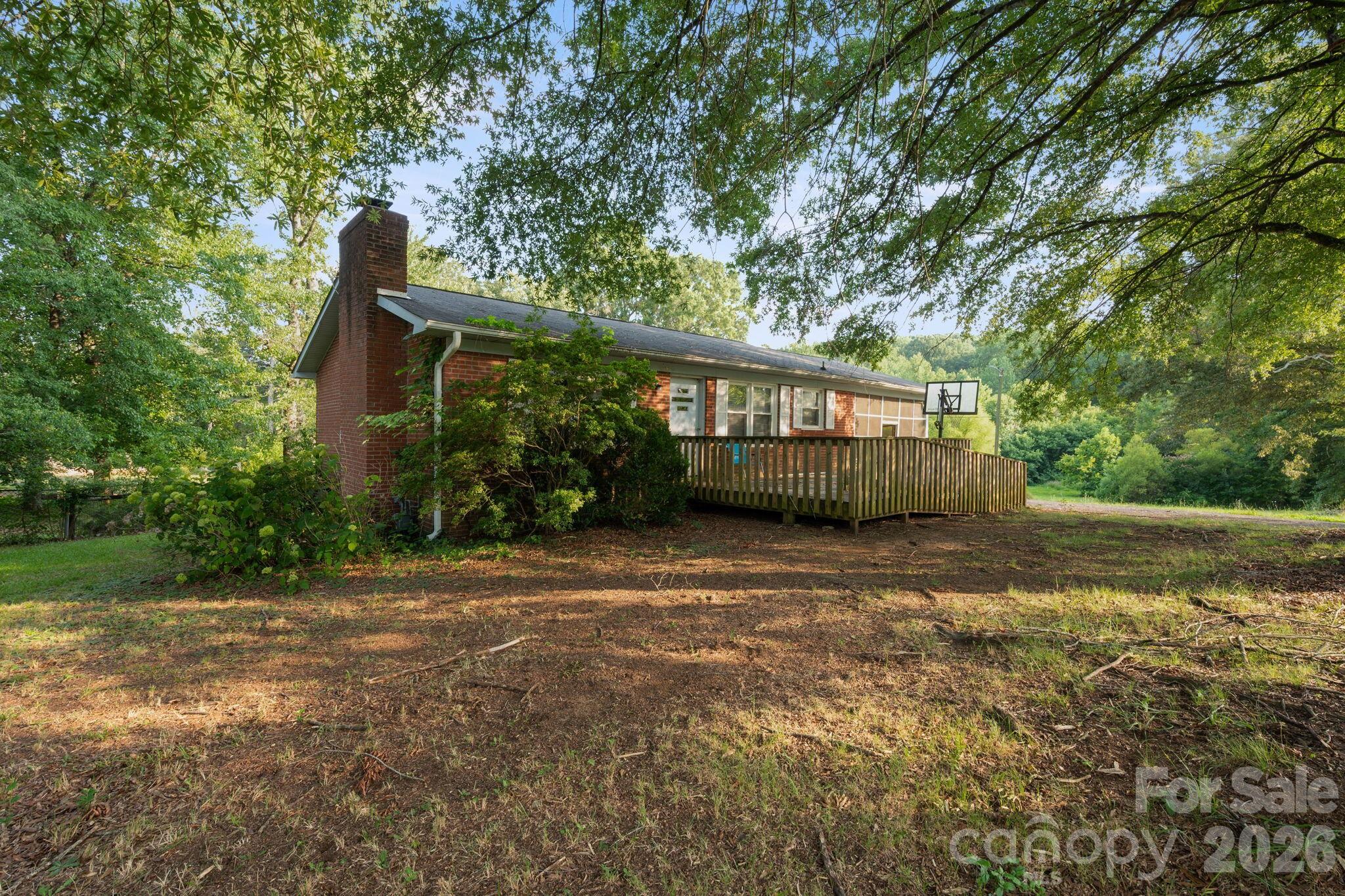 389 Midway Lake Road — Mooresville