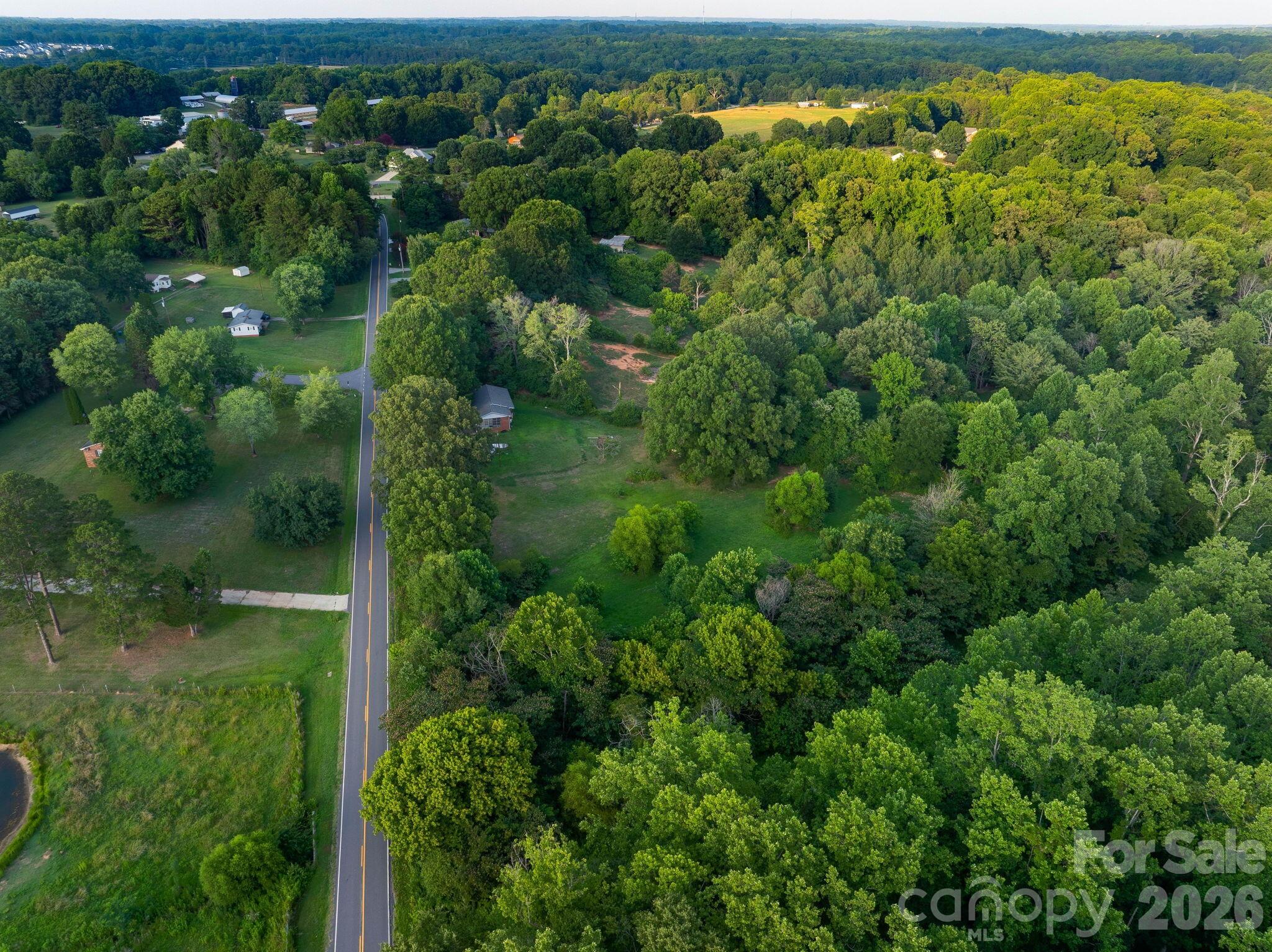389 Midway Lake Road — Mooresville