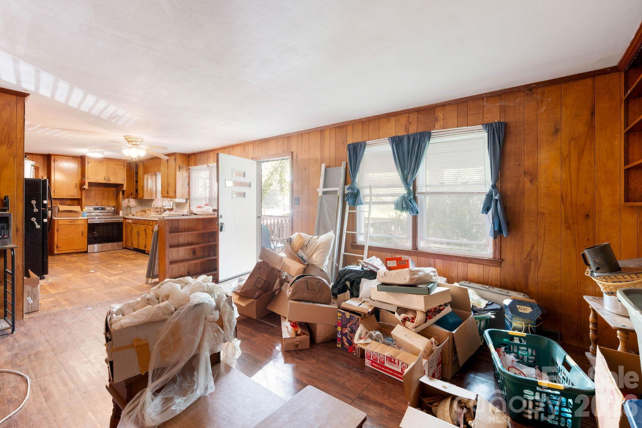389 Midway Lake Road — Mooresville