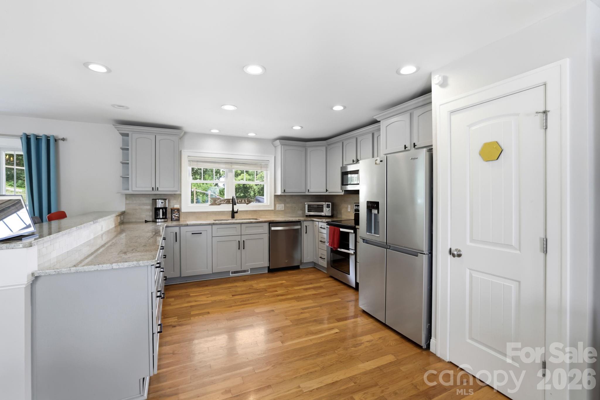 26 Crestwood Drive — Arden