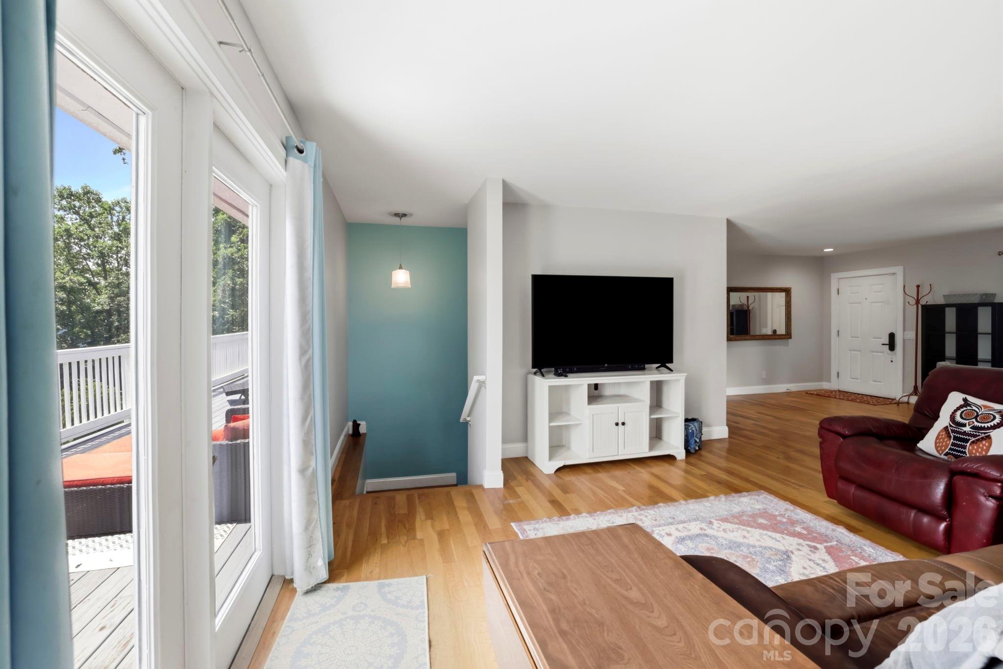 26 Crestwood Drive — Arden