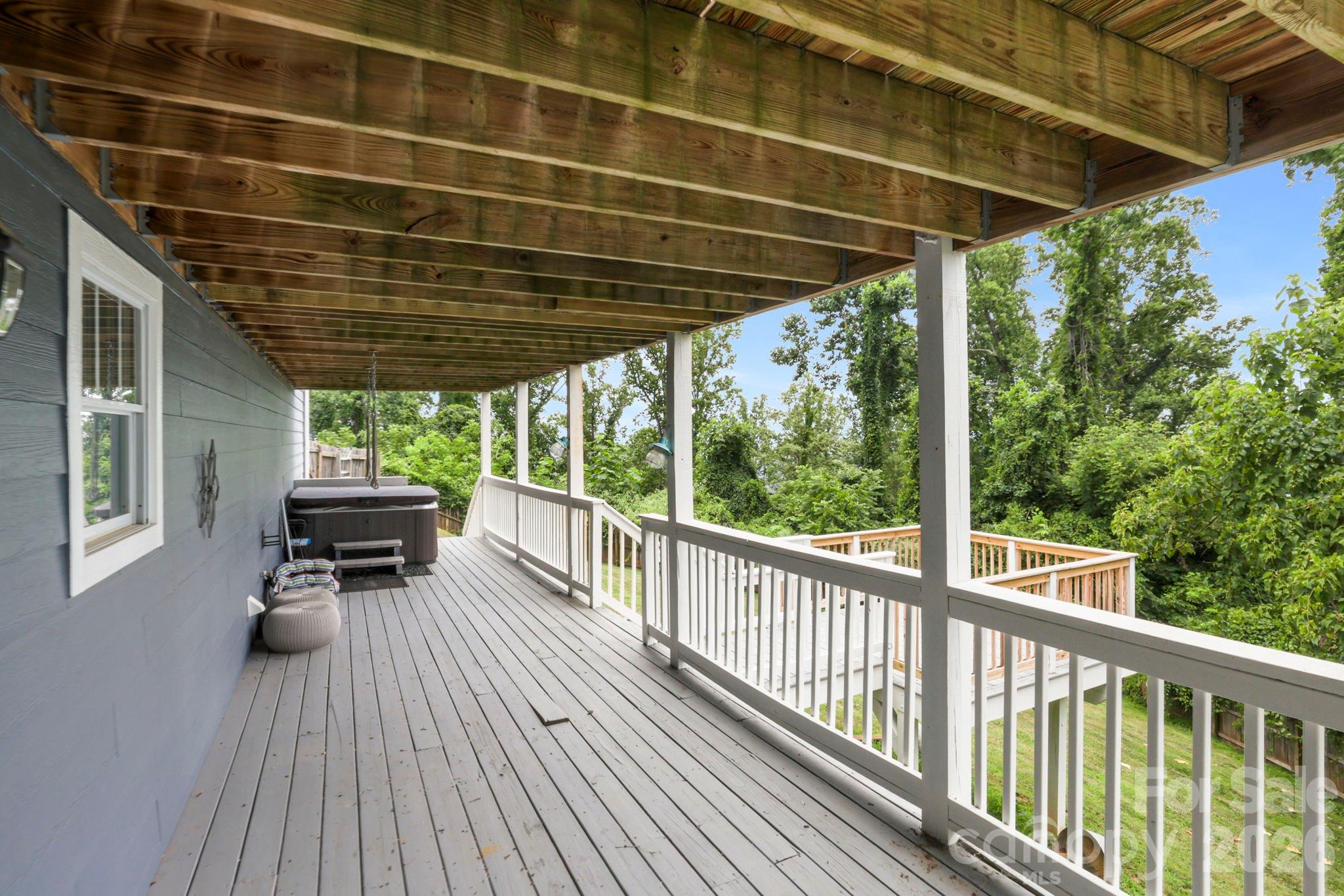 26 Crestwood Drive — Arden