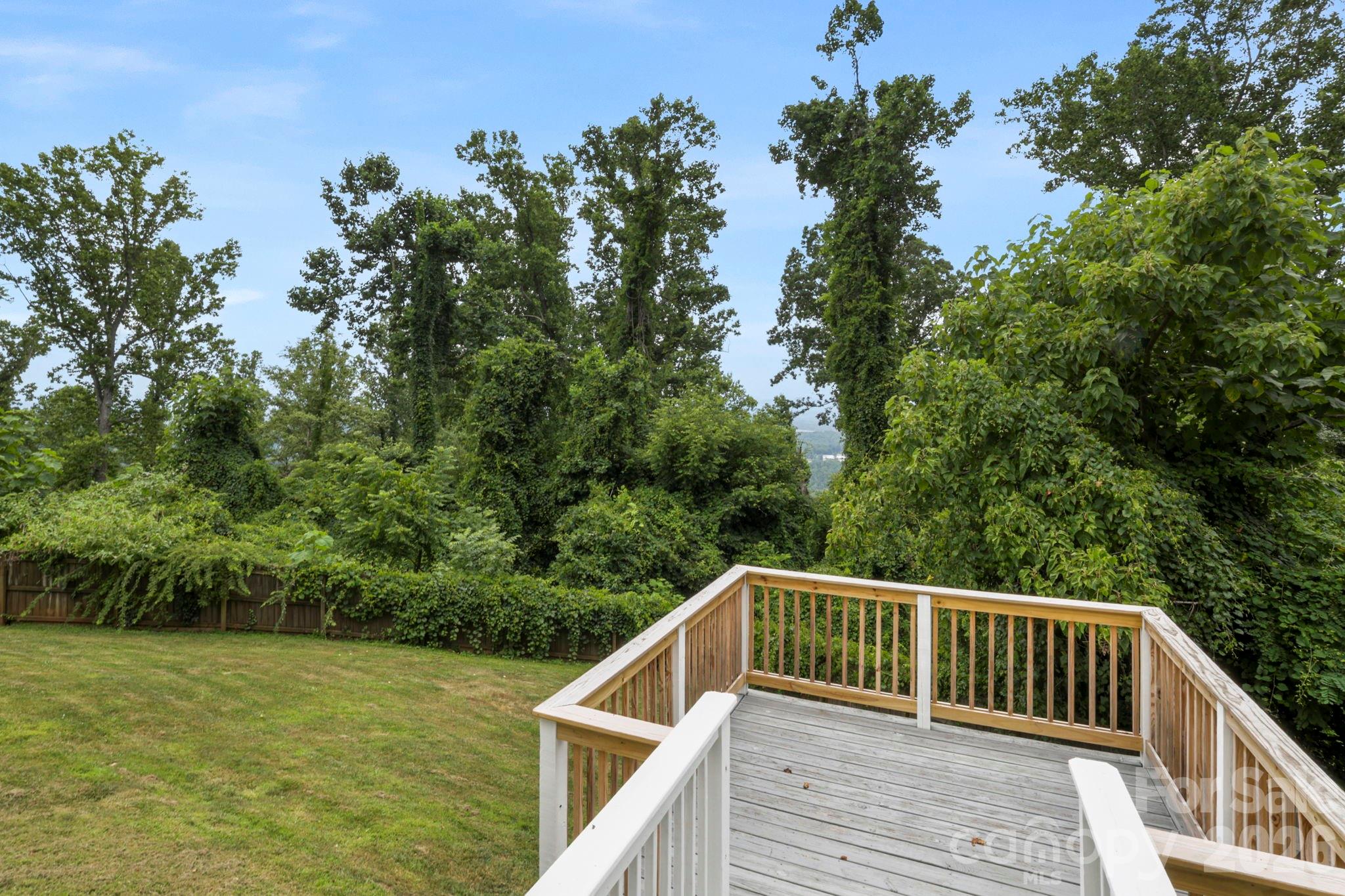 26 Crestwood Drive — Arden