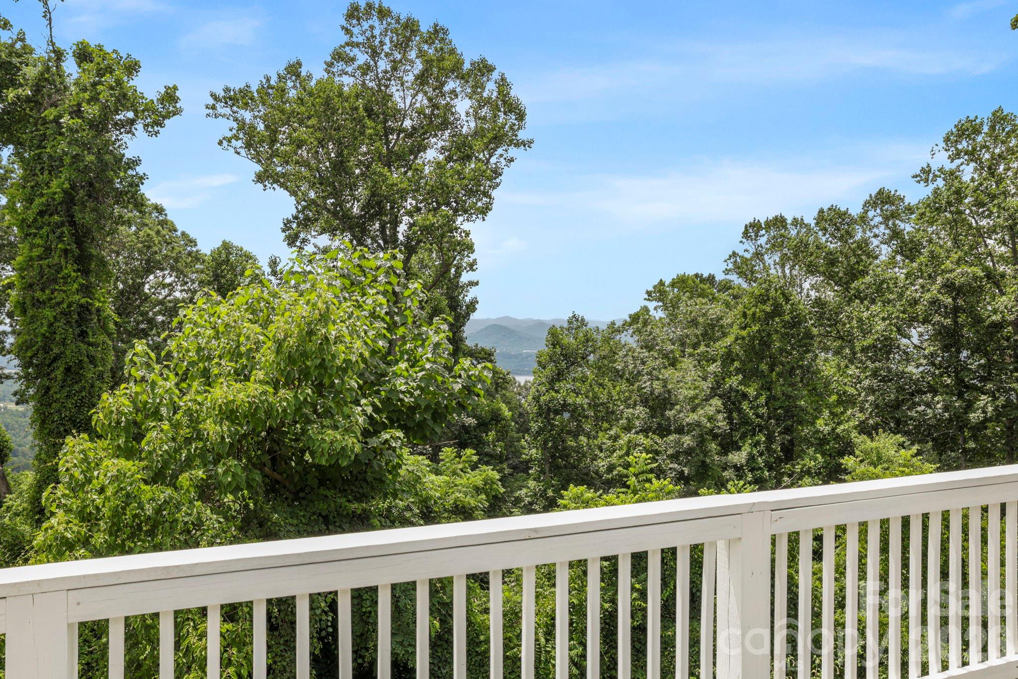 26 Crestwood Drive — Arden