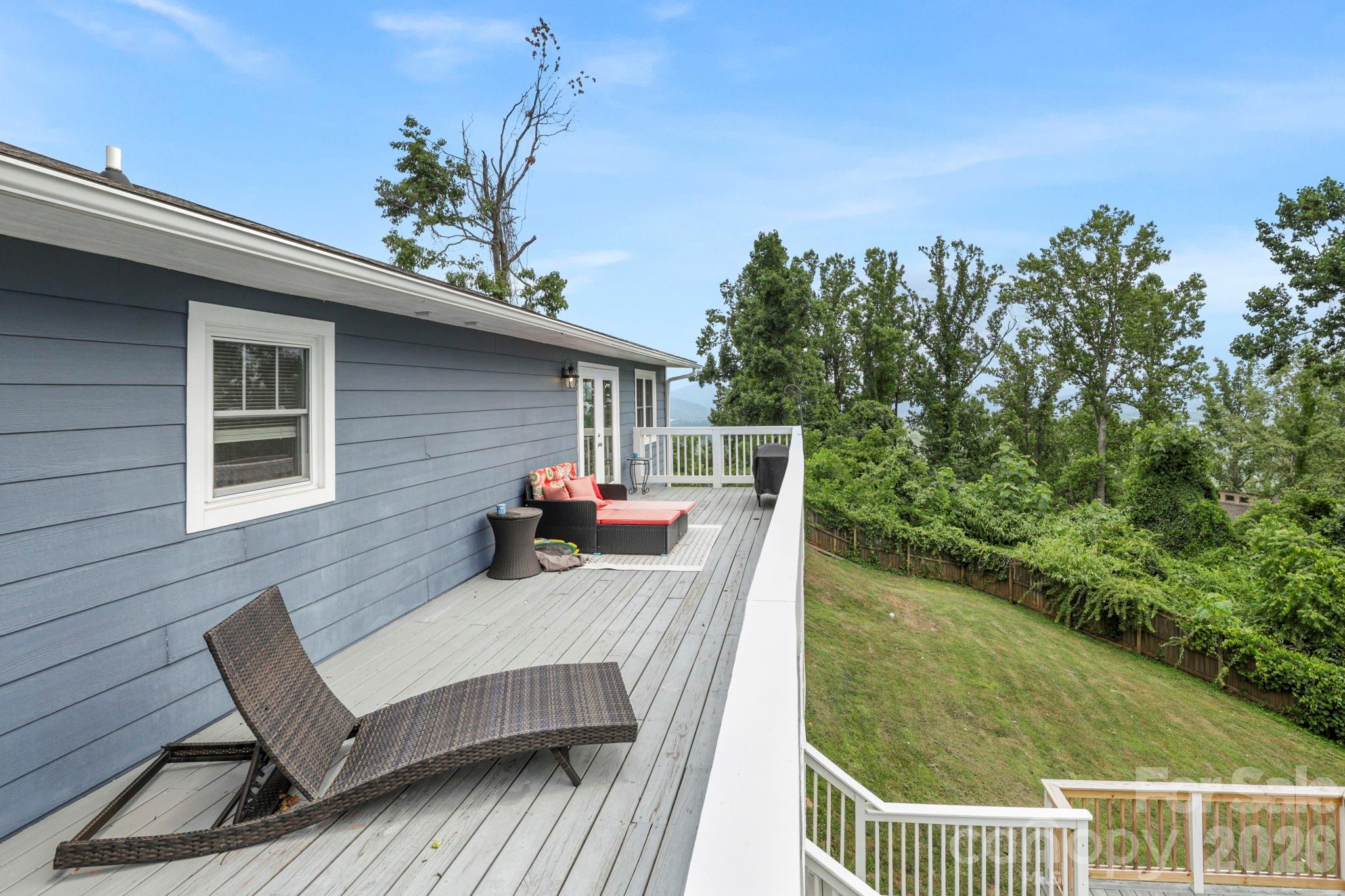 26 Crestwood Drive — Arden