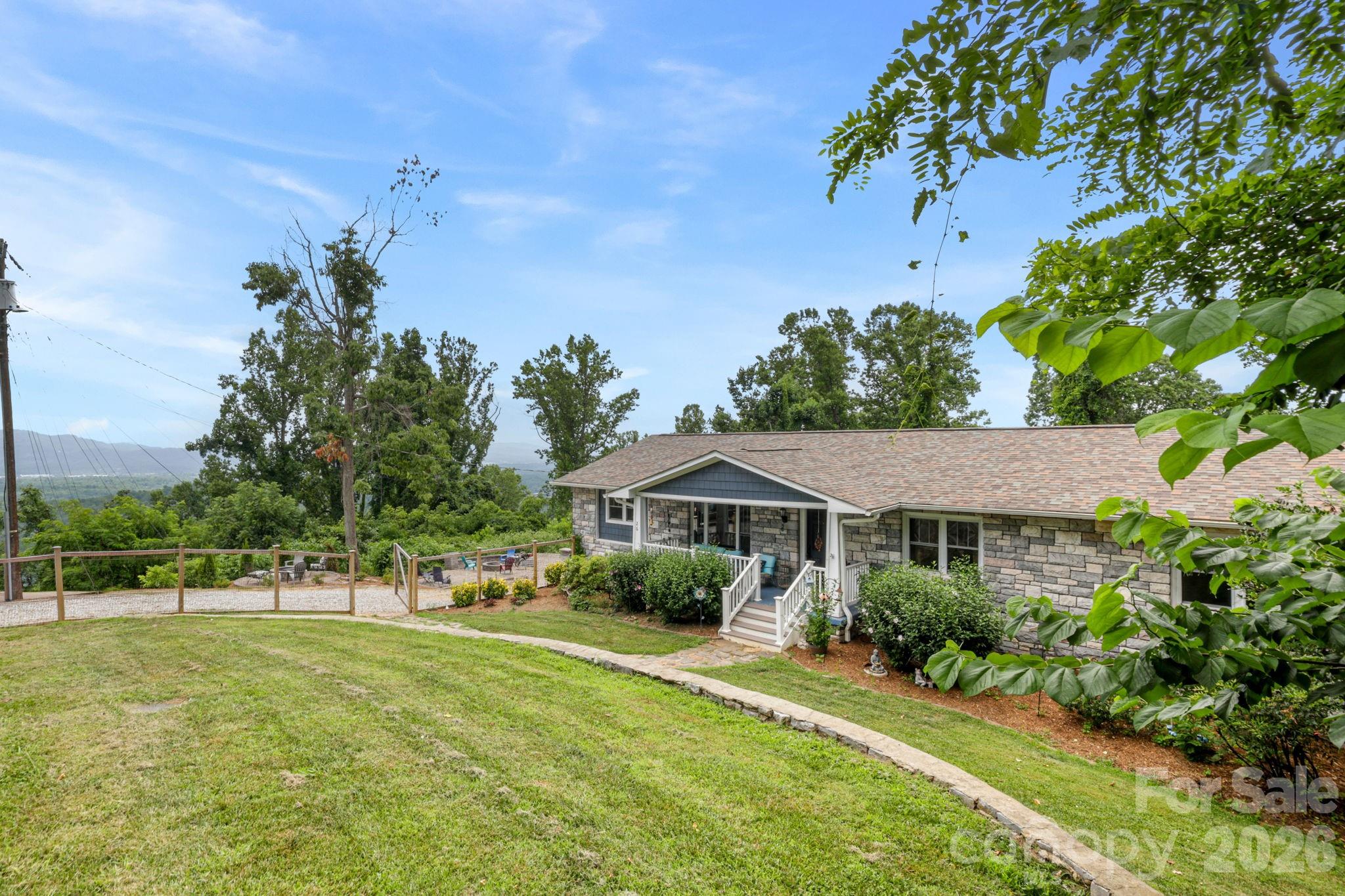 26 Crestwood Drive — Arden