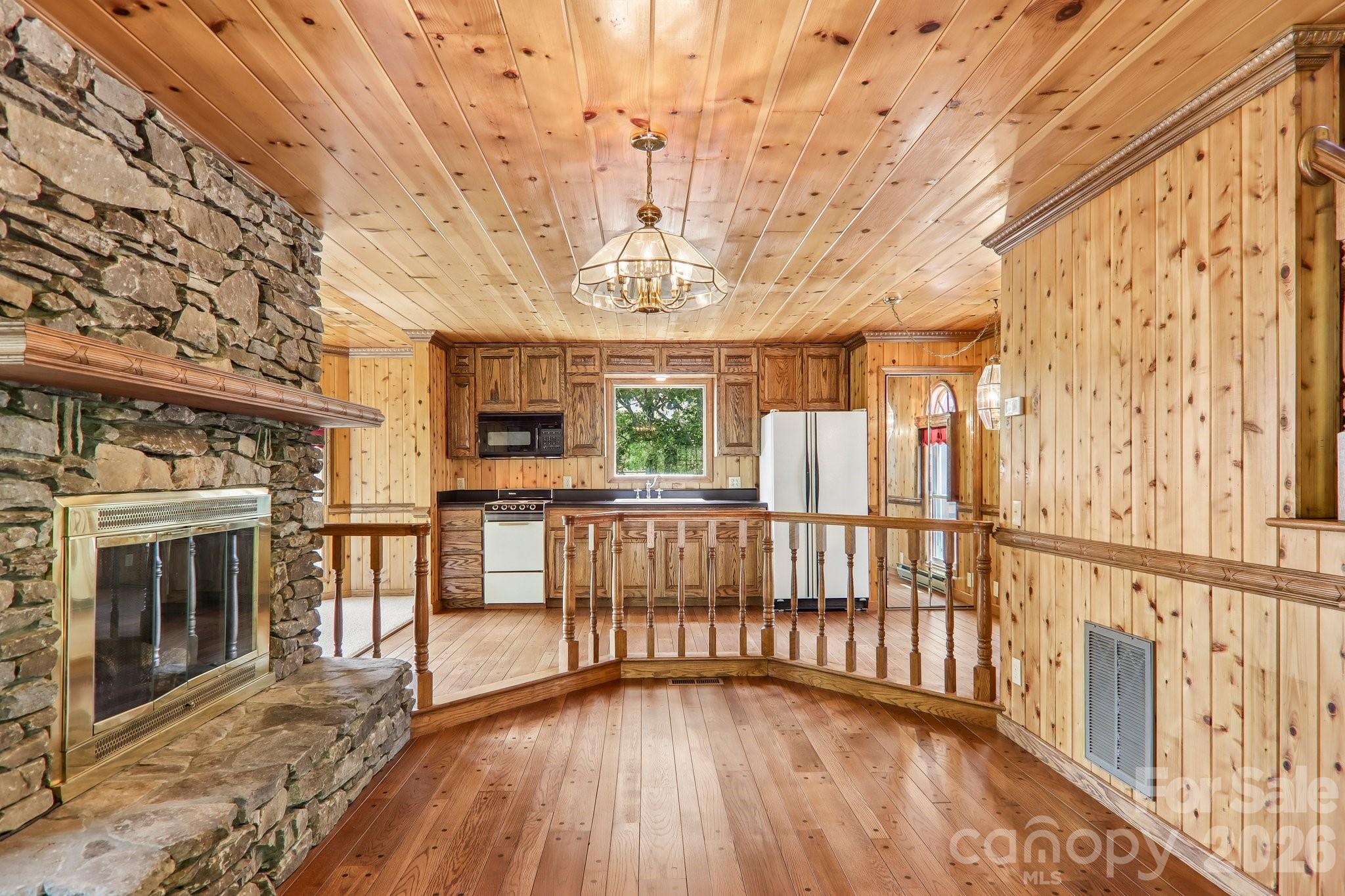 156 Simpson Lane — Maggie Valley