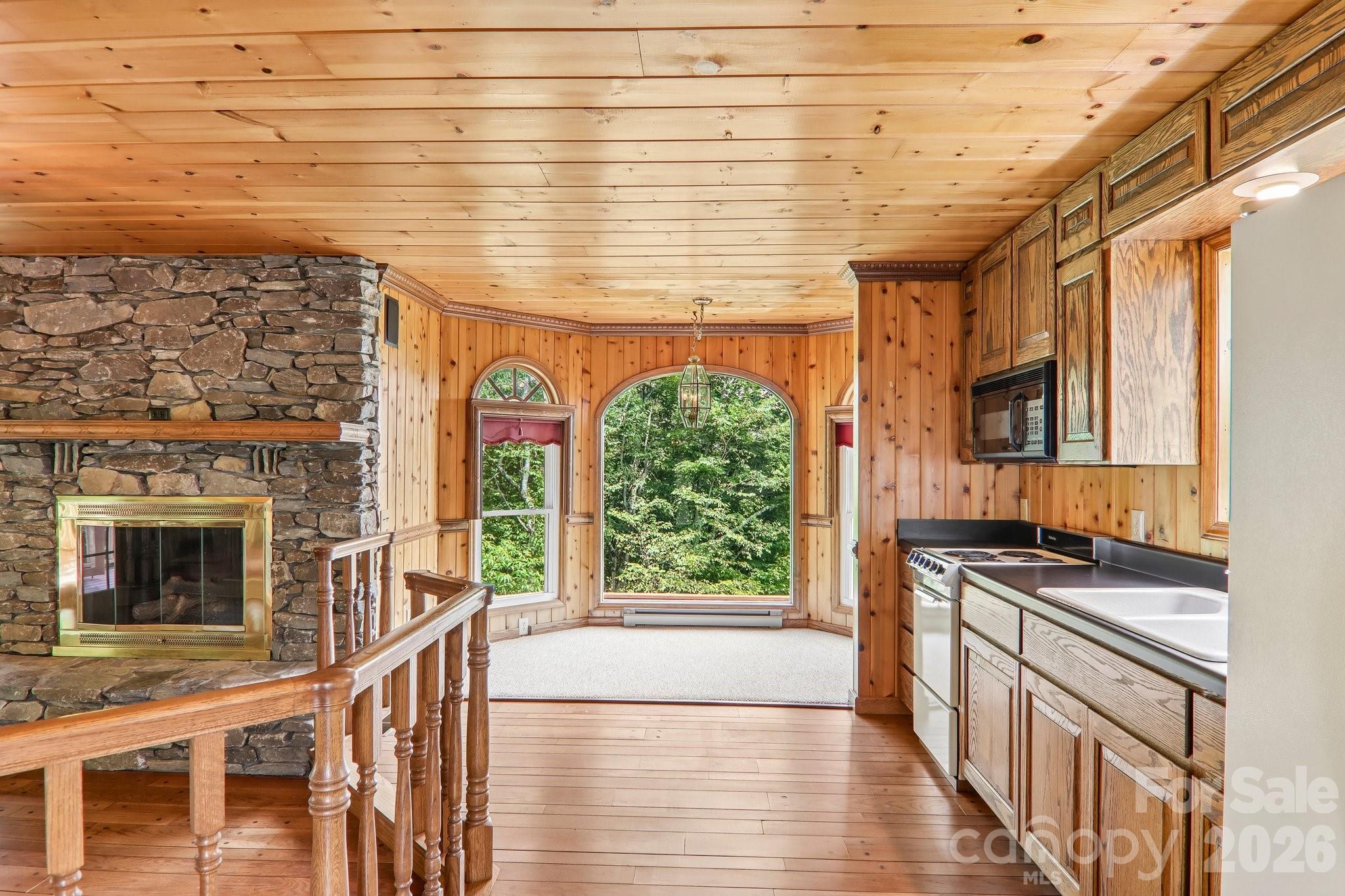 156 Simpson Lane — Maggie Valley