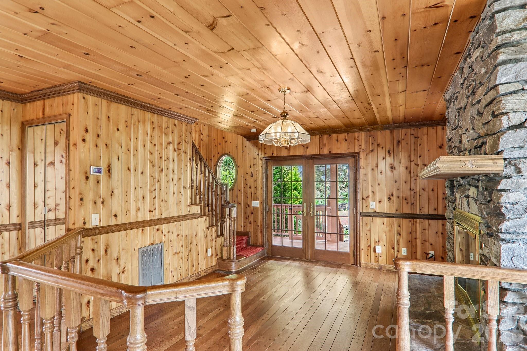 156 Simpson Lane — Maggie Valley