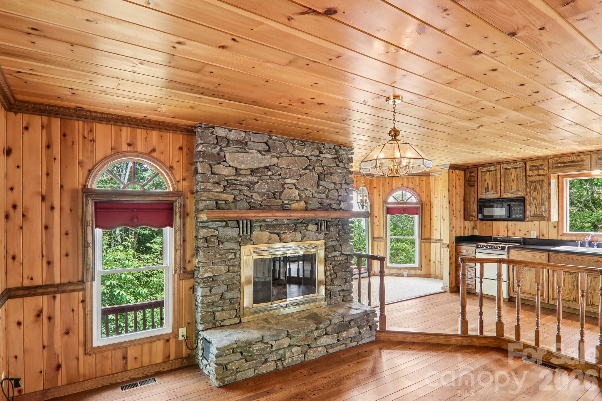 156 Simpson Lane — Maggie Valley