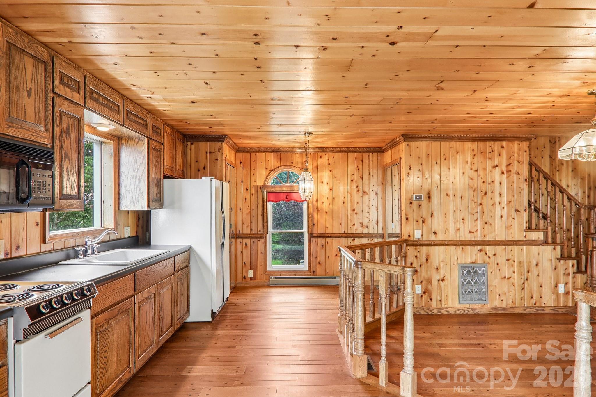 156 Simpson Lane — Maggie Valley